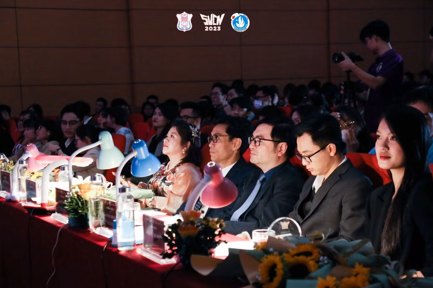 Dàn ban giám khảo chất lượng trong đêm chung kết “Sinh Viên Của Năm 2023”.