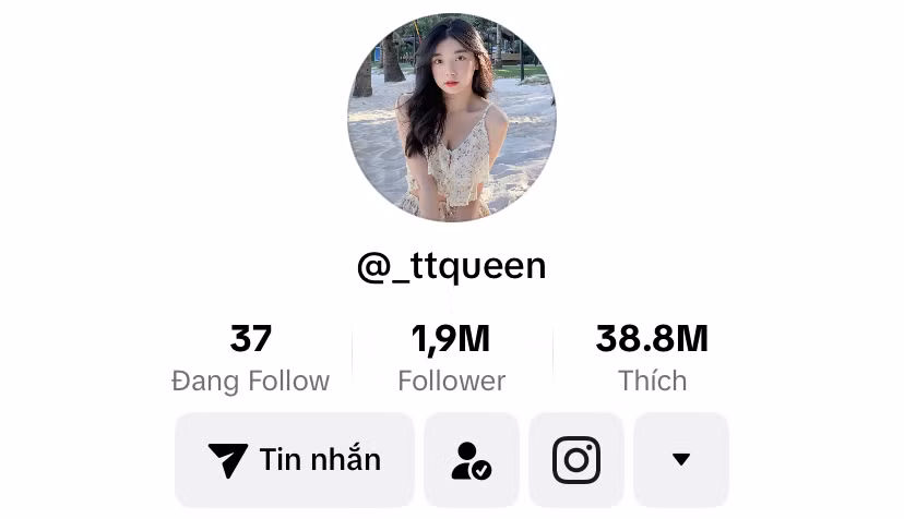 Quỳnh Trương thu hút 1.8 triệu người theo dõi và hàng chục triệu lượt tương tác trên nền tảng TikTok. Quỳnh Trương thu hút 1.8 triệu người theo dõi và hàng chục triệu lượt tương tác trên nền tảng TikTok.