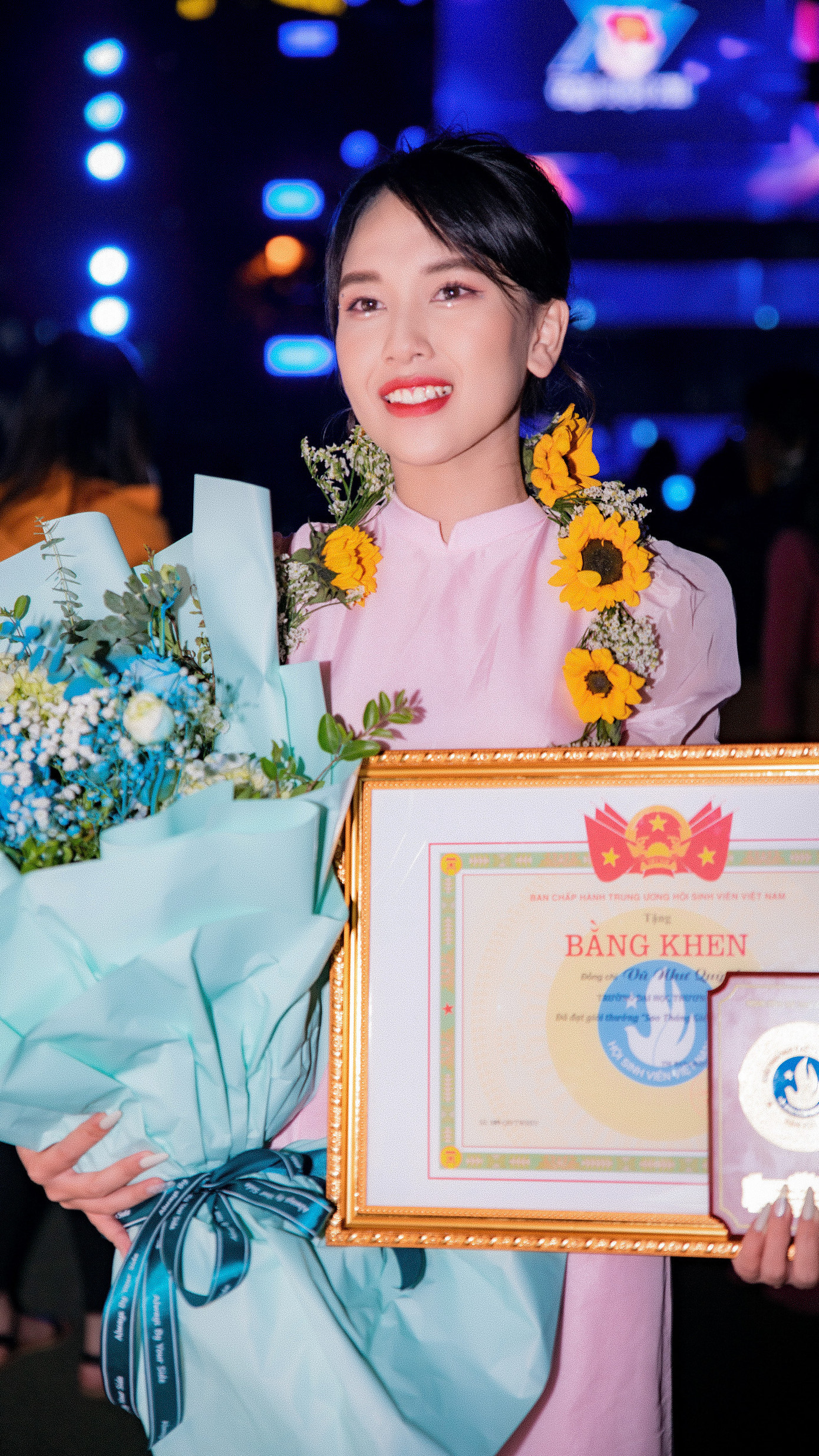 Như Quỳnh là gương mặt xuất sắc đại diện cho sinh viên Trường Đại học Thương mại, là 1 trong 104 sinh viên trên toàn quốc đạt giải thưởng “Sao tháng Giêng” của Trung ương Hội Sinh viên Việt Nam.