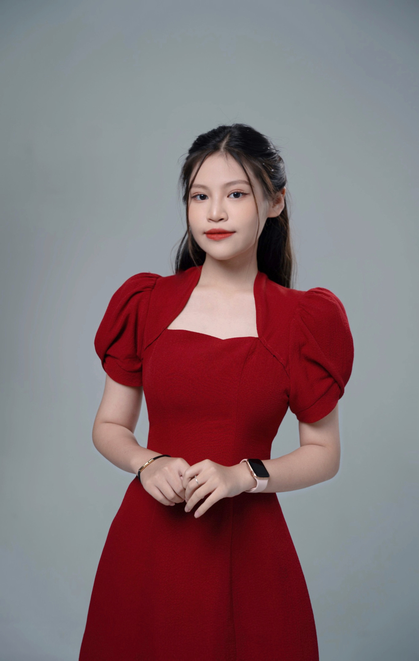 Lý Xuân Mai là cô sinh viên năm 2 chuyên ngành Báo Ảnh, Học viện Báo chí và Tuyên truyền. Lý Xuân Mai là cô sinh viên năm 2 chuyên ngành Báo Ảnh, Học viện Báo chí và Tuyên truyền.