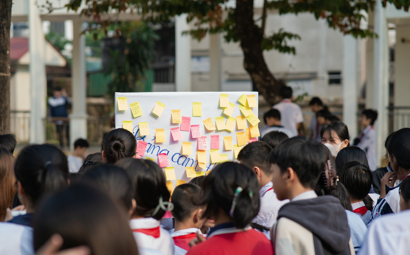 Những cảm nhận được chính tay học sinh ghi lại sau khi theo dõi những bức ảnh.