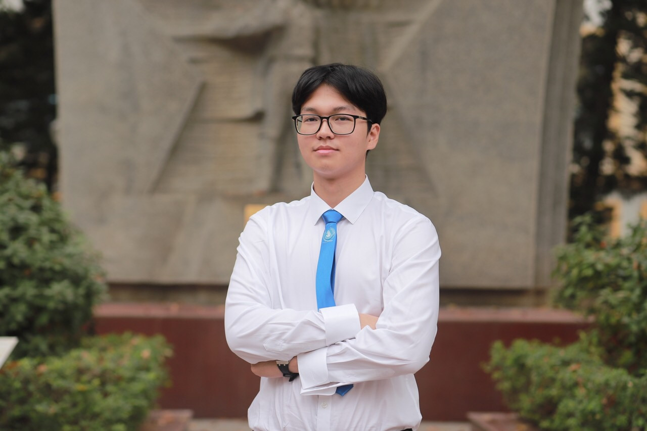 Lê Trí Nhân (21 tuổi) là sinh viên năm 4 chuyên ngành Quản lý công và Chính sách bằng tiếng Anh, khoa Khoa học Quản lý, Trường Đại học Kinh tế Quốc dân.