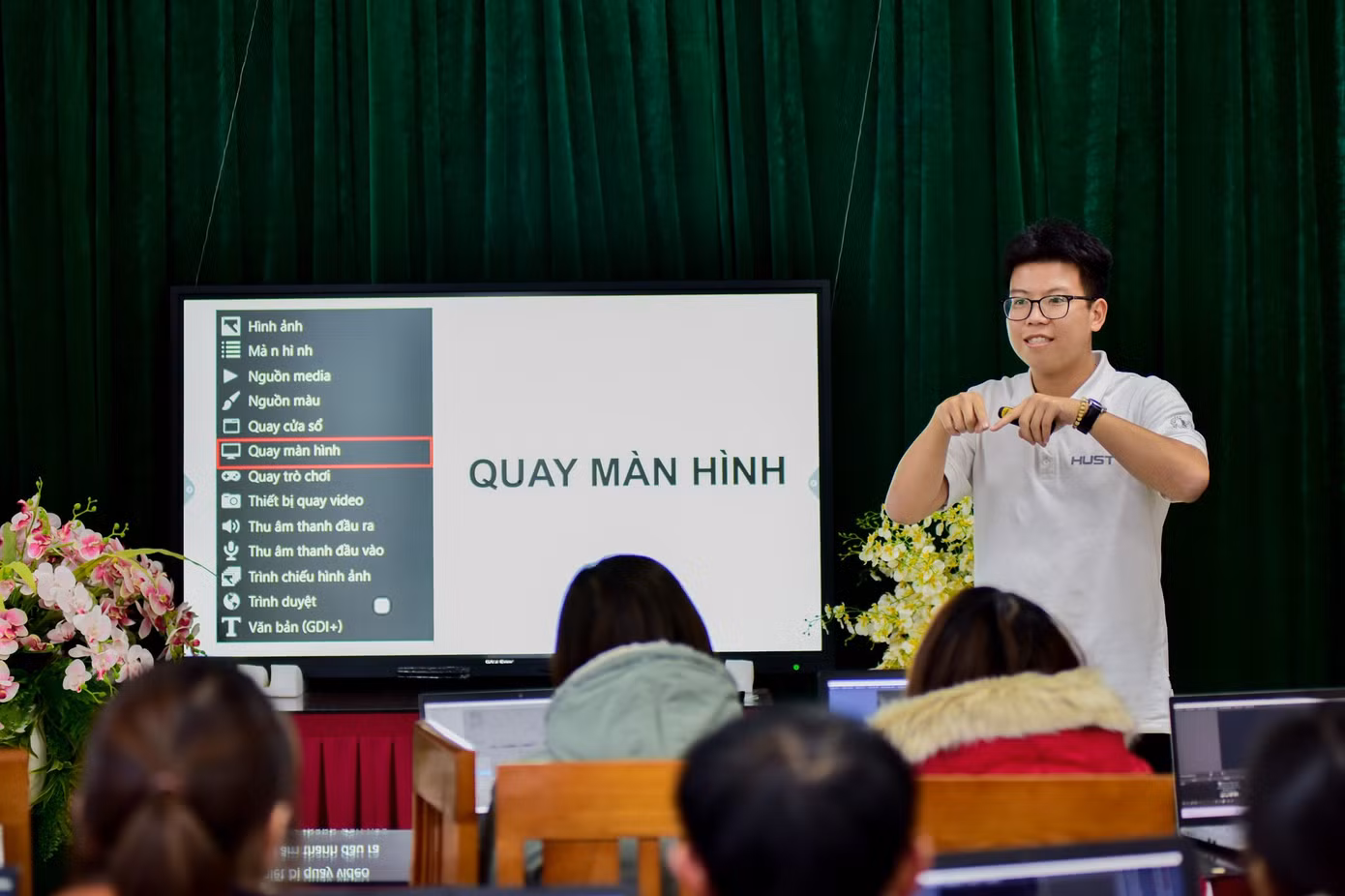 Anh chàng thường xuyên tham gia và là một trong những thành viên tích cực của dự án Chắp cánh STEM & E-Learning do Khoa Khoa học và Công nghệ giáo dục và Quỹ Chắp Cánh CC Foundation tài trợ. Anh chàng thường xuyên tham gia và là một trong những thành viên tích cực của dự án Chắp cánh STEM & E-Learning do Khoa Khoa học và Công nghệ giáo dục và Quỹ Chắp Cánh CC Foundation tài trợ.