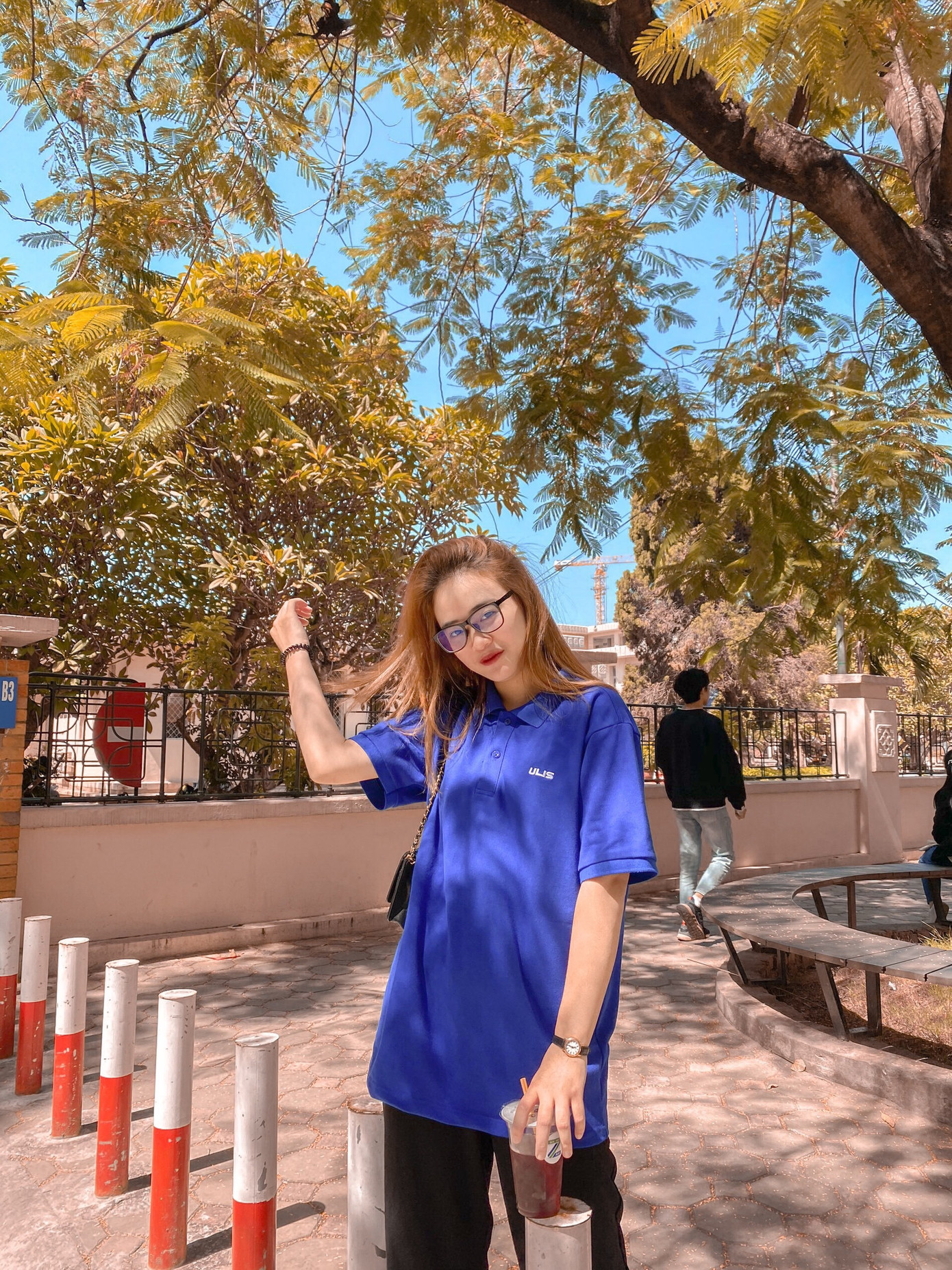 Hà Thu Hạnh (sinh năm 2002) là sinh viên năm thứ 3 ngành Kinh tế Tài chính trường Đại học Ngoại ngữ, ĐHQG Hà Nội.