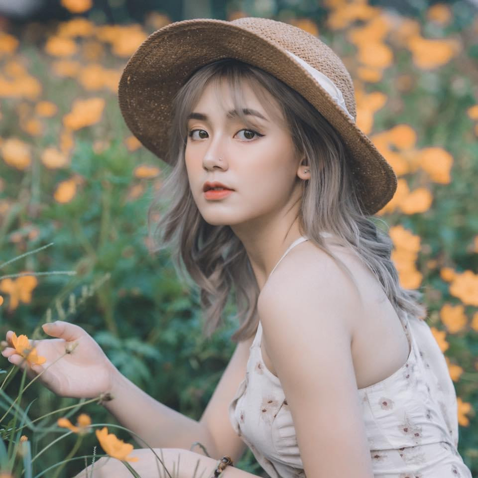 Nguyễn Đan Phương (sinh năm 2002), tên thật là Nguyễn Mai Thùy Dương, hiện đang là sinh viên năm 3 học ngành Kế Toán tại trường Đại học Tài nguyên và Môi Trường Hà Nội.