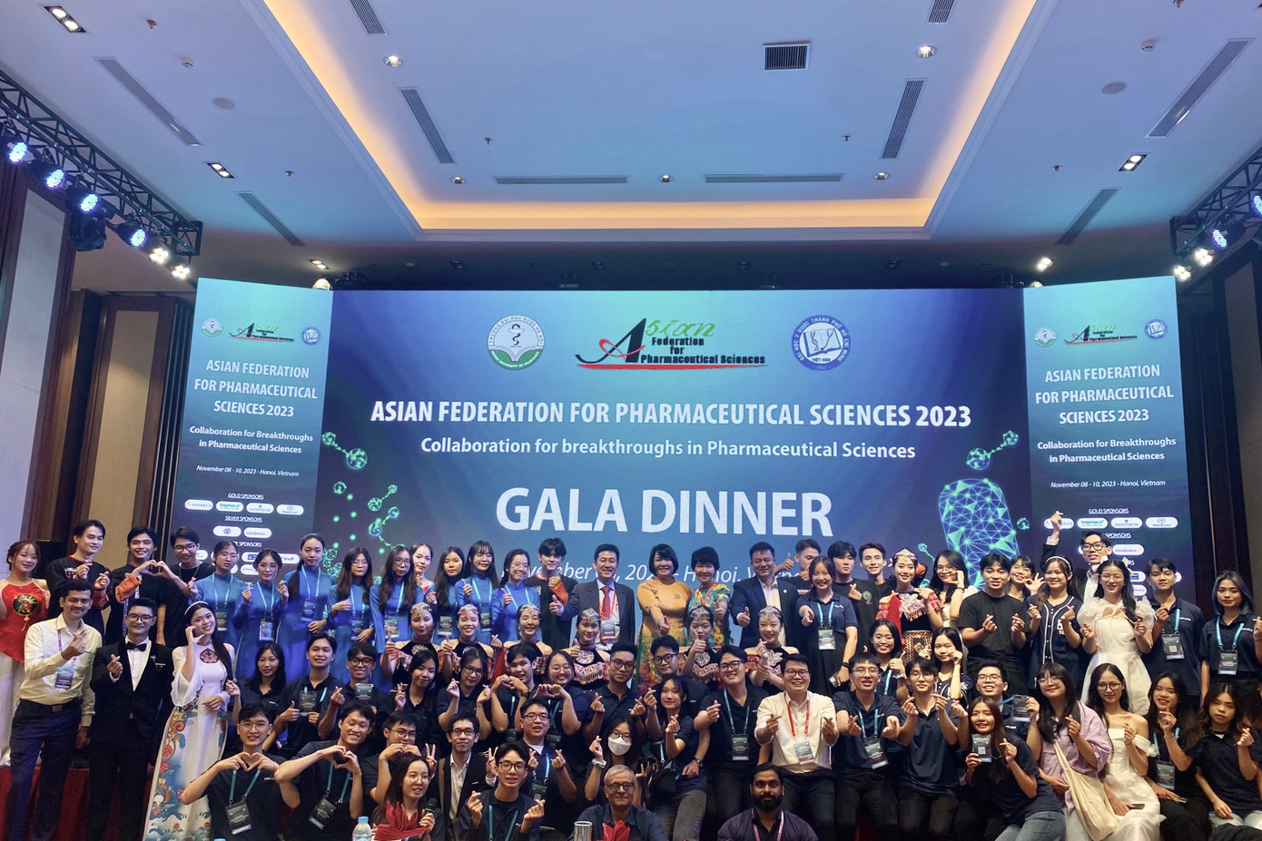 AFPS 2023 - Thầy cô, đội cộng tác viên Hội Sinh viên và các tình nguyện viên tham gia tổ chức Hội nghị. AFPS 2023 - Thầy cô, đội cộng tác viên Hội Sinh viên và các tình nguyện viên tham gia tổ chức Hội nghị.