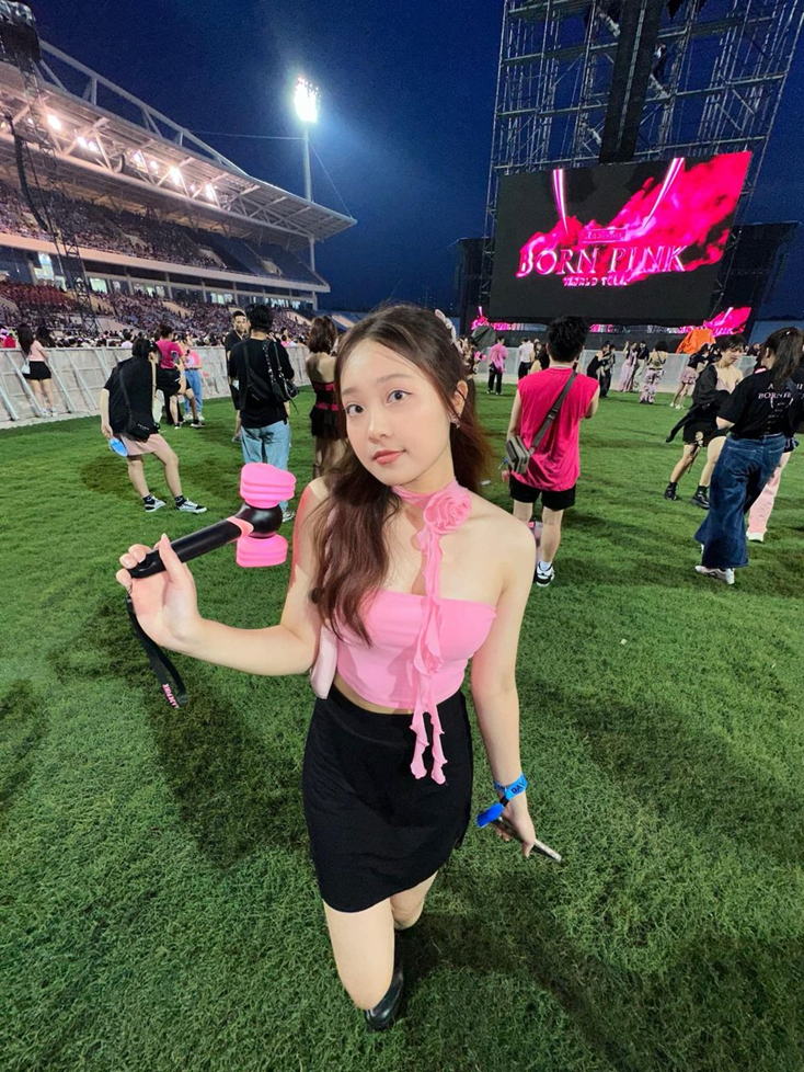 Hương Ly tại buổi biểu diễn Born Pink của các cô nàng đến từ Hàn Quốc. (Ảnh NVCC)