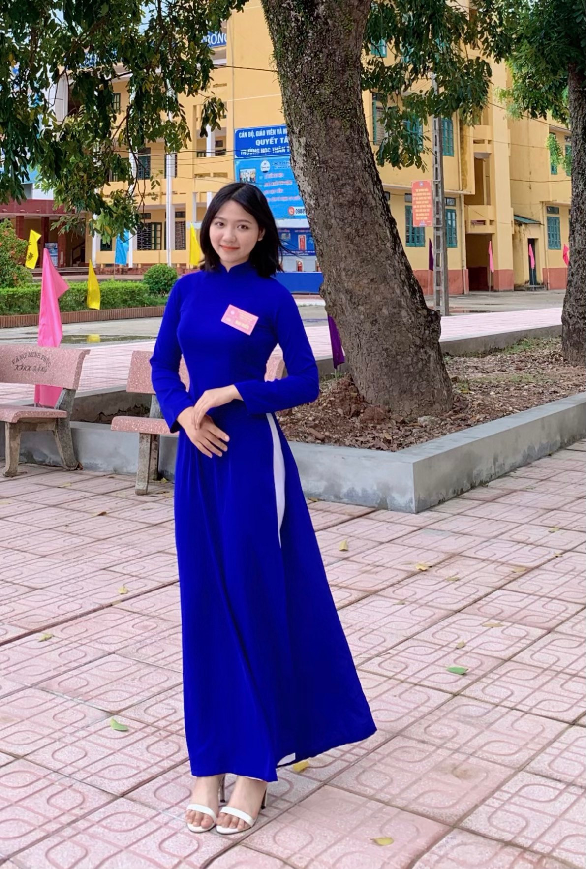 Nguyễn Thị Lan Anh (sinh năm 2005) là sinh viên năm nhất khoa Truyền thông và Văn hoá đối ngoại Học viện Ngoại giao. Nguyễn Thị Lan Anh (sinh năm 2005) là sinh viên năm nhất khoa Truyền thông và Văn hoá đối ngoại Học viện Ngoại giao.