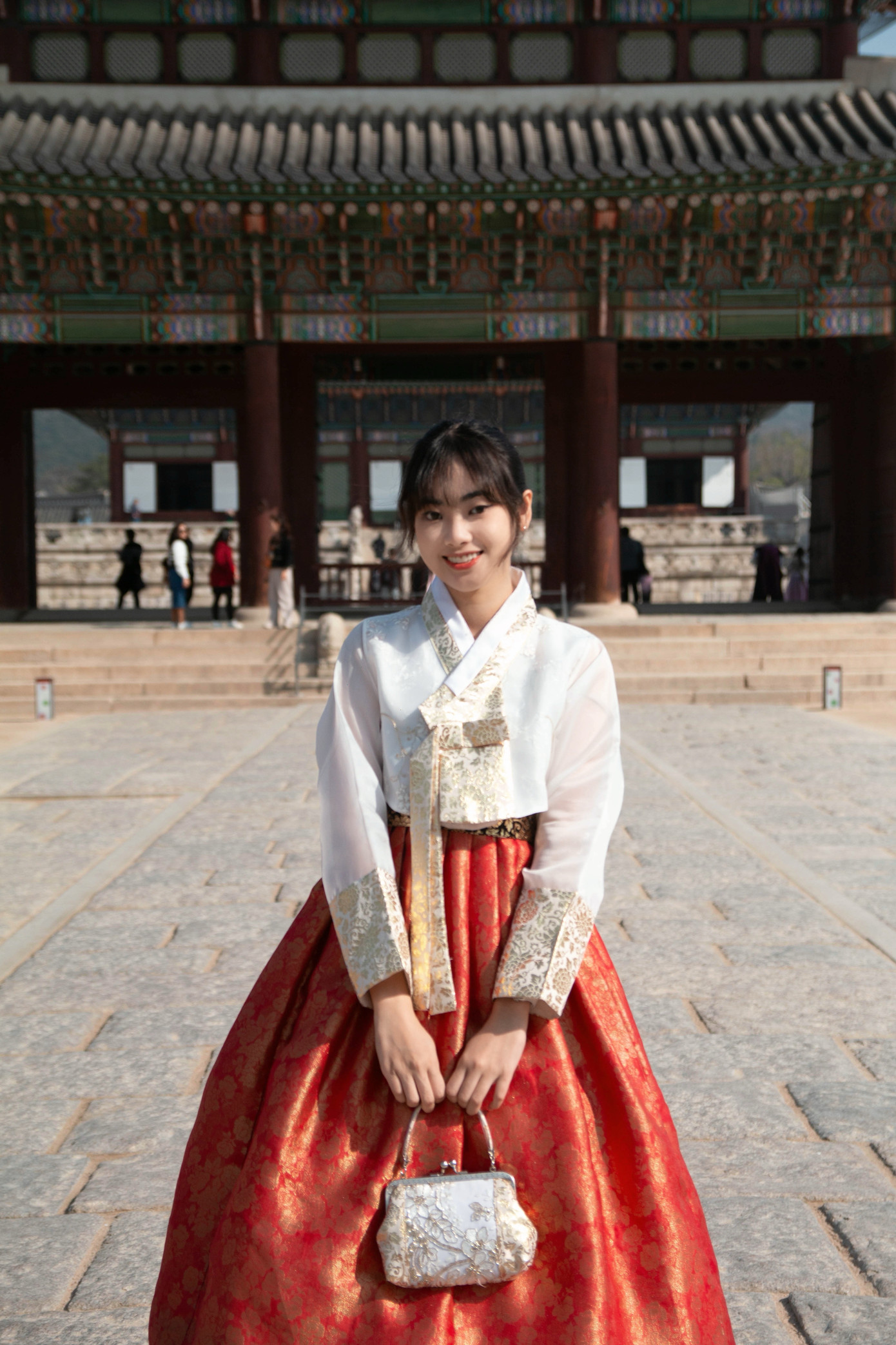 Đỗ Khánh Huyền làsinh viên năm cuối ngành Truyền thông Quốc tế tại Học viện Báo chí và Tuyên truyền. Đỗ Khánh Huyền làsinh viên năm cuối ngành Truyền thông Quốc tế tại Học viện Báo chí và Tuyên truyền.