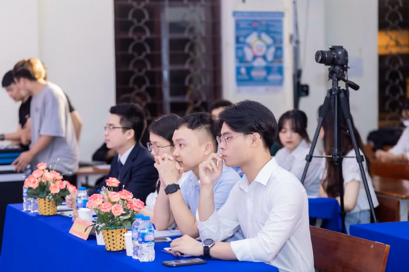 Ban giám khảo trong Hội diễn văn nghệ Chúc mừng ngày Nhà giáo Việt Nam 20/11 của Liên chi Bác sĩ Đa khoa.