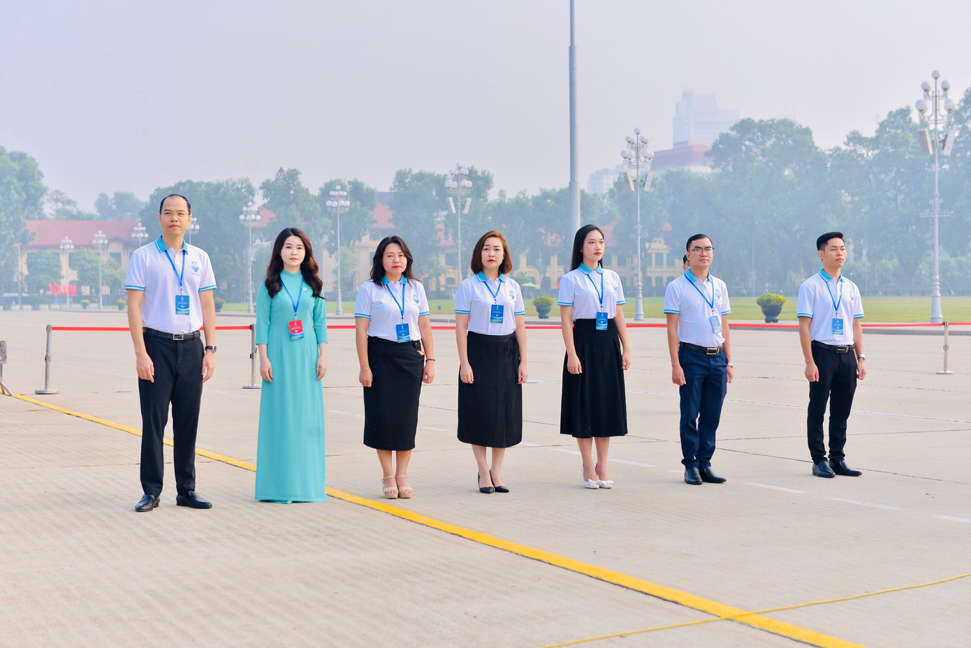 Đại diện Thành đoàn - Hội Sinh viên thành phố tại Lễ báo công tại Lăng Bác. Đại diện Thành đoàn - Hội Sinh viên thành phố tại Lễ báo công tại Lăng Bác.