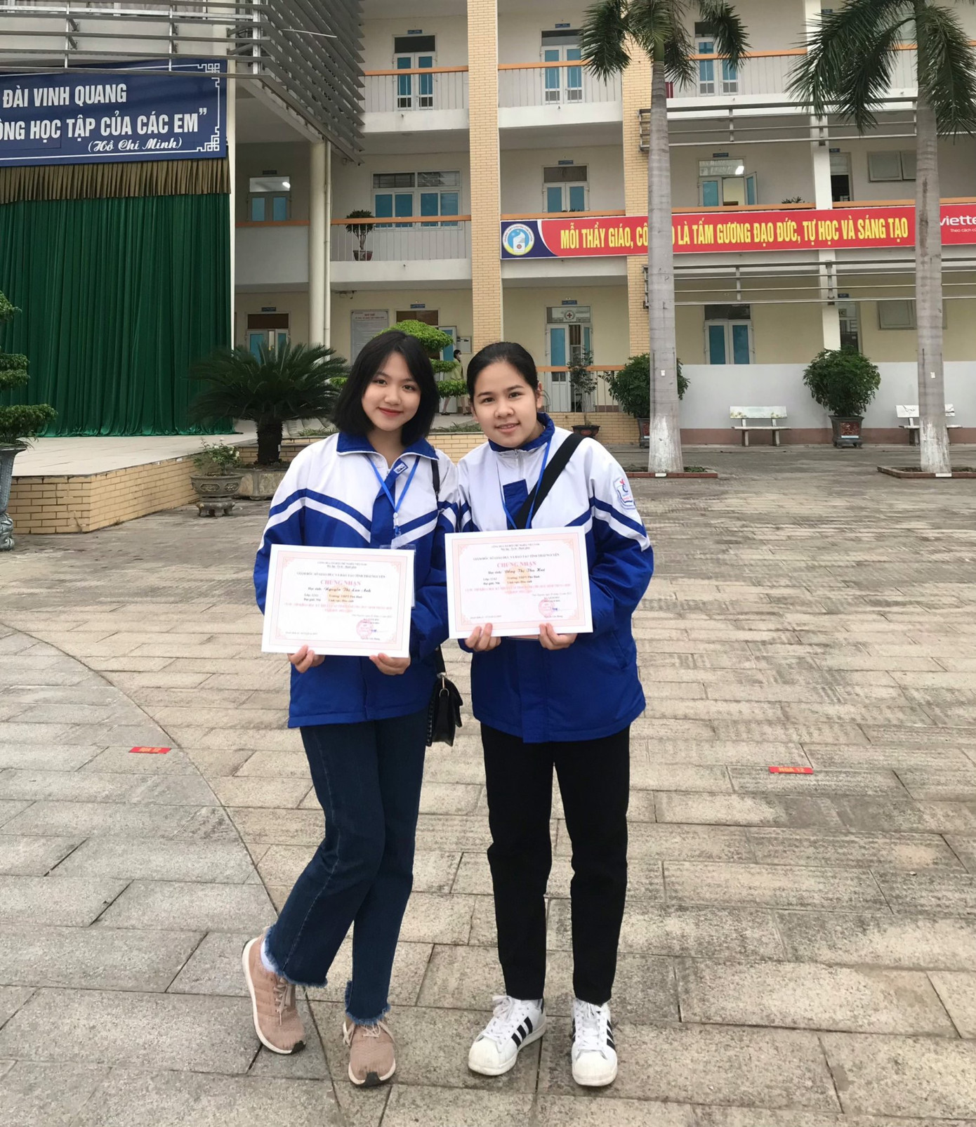 Lan Anh nhiều năm học đạt danh hiệu Học sinh 3 tốt cấp Trung ương. Lan Anh nhiều năm học đạt danh hiệu Học sinh 3 tốt cấp Trung ương.