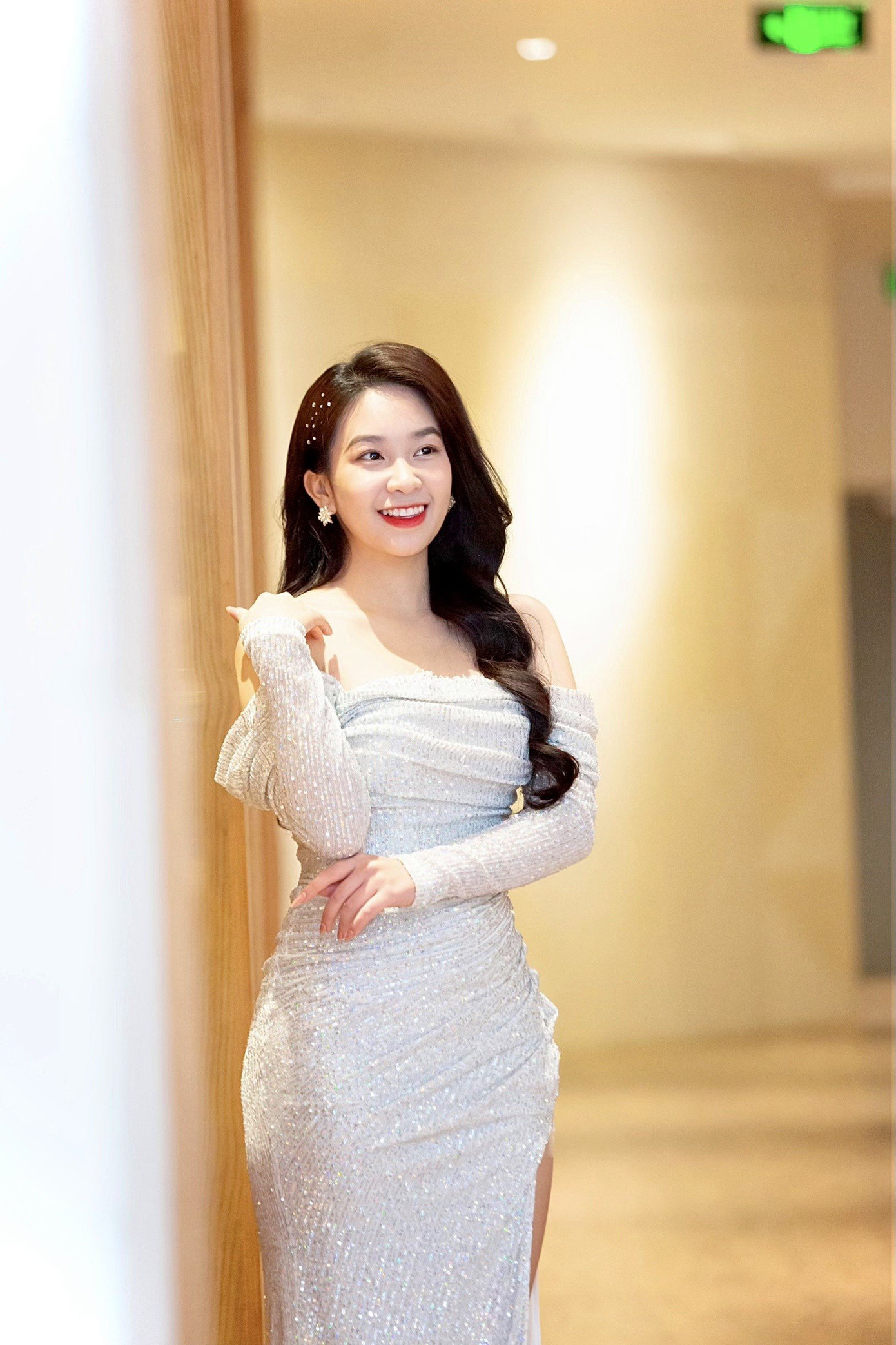 Hàn Minh Ngọc là sinh viên năm ba ngành Xuất bản tại Học viện Báo chí và Tuyên truyền. Hàn Minh Ngọc là sinh viên năm ba ngành Xuất bản tại Học viện Báo chí và Tuyên truyền.