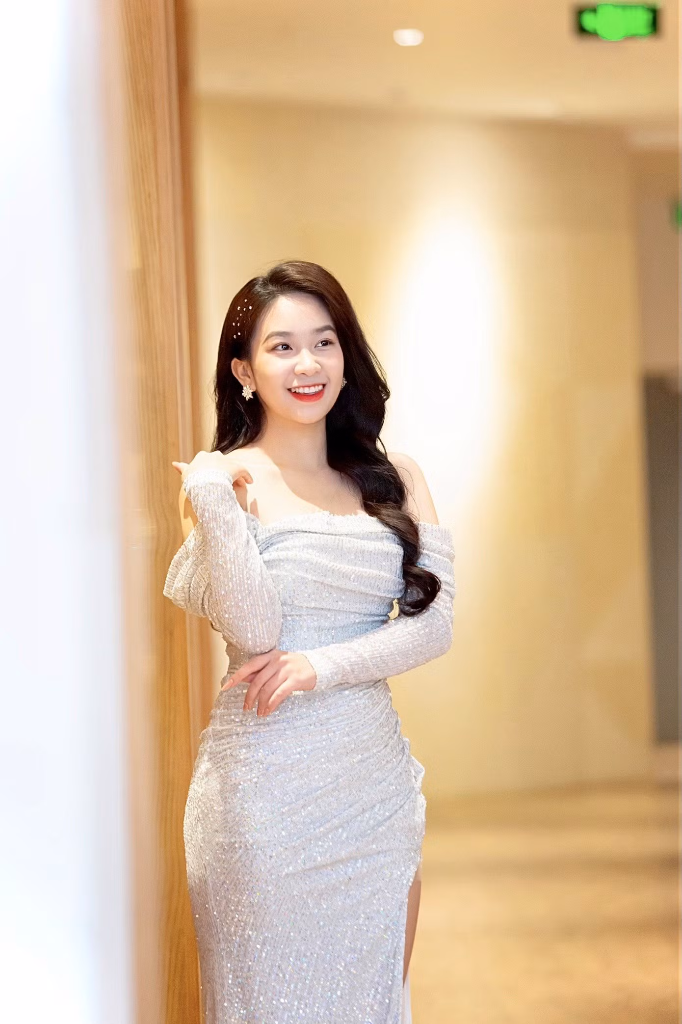 Hàn Minh Ngọc là sinh viên năm ba ngành Xuất bản tại Học viện Báo chí và Tuyên truyền. Hàn Minh Ngọc là sinh viên năm ba ngành Xuất bản tại Học viện Báo chí và Tuyên truyền.