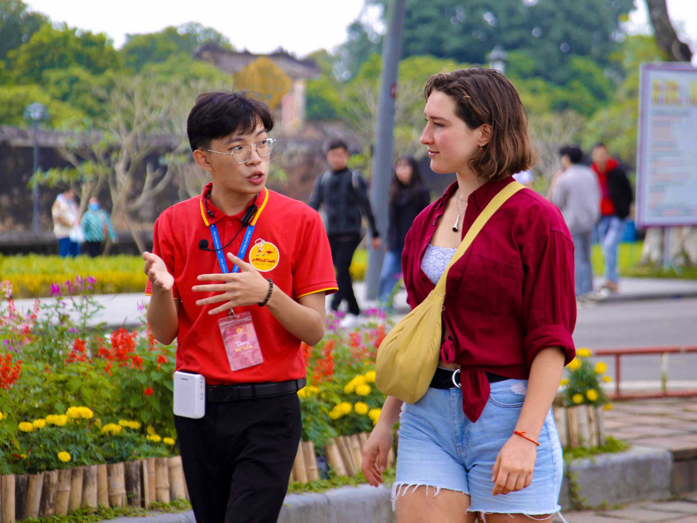 Đức Thịnh đã bắt đầu làm hướng dẫn viên ở Amazing English Tour từ những năm cấp ba.