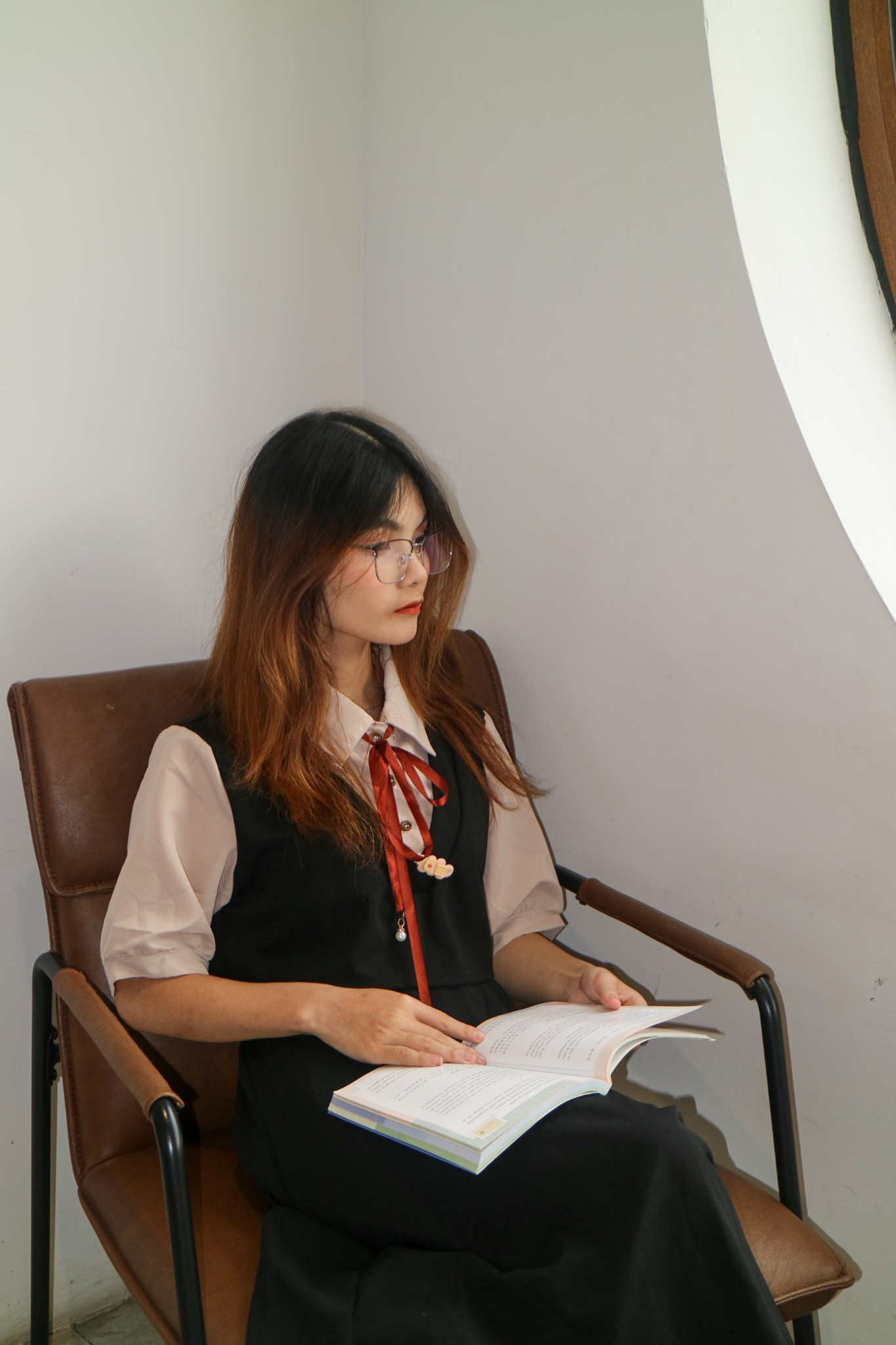 Cô nàng theo học Kế toán, bởi cô cảm thấy nó phù hợp với bản thân. Cô nàng theo học Kế toán, bởi cô cảm thấy nó phù hợp với bản thân.