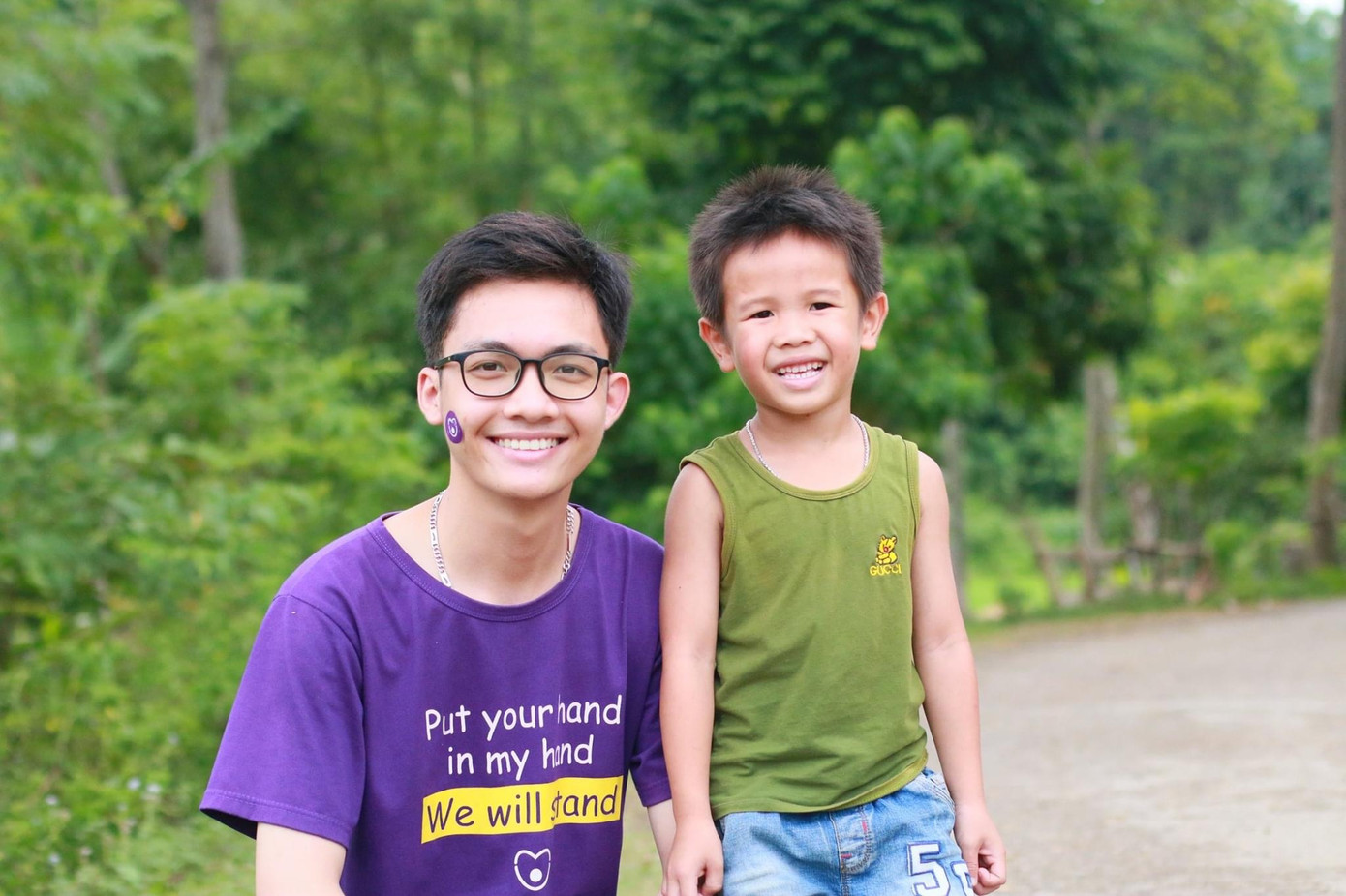 Kim Tùng trong chuyến tình nguyện tại Sơn La.