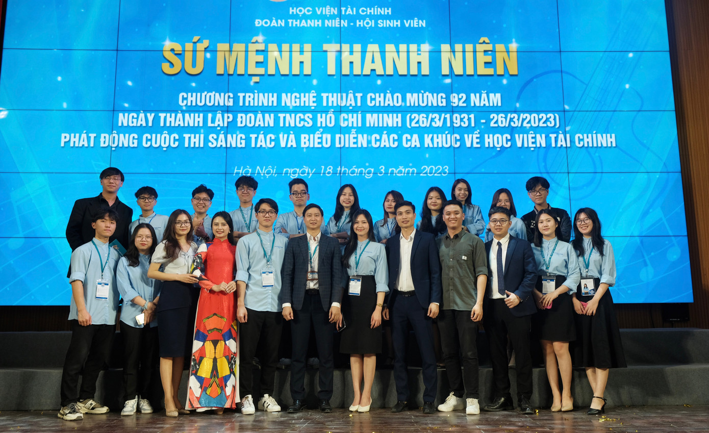 Bên cạnh học tập, Minh Phương cố gắng hăng hái tham gia các hoạt động Đoàn – Hội.