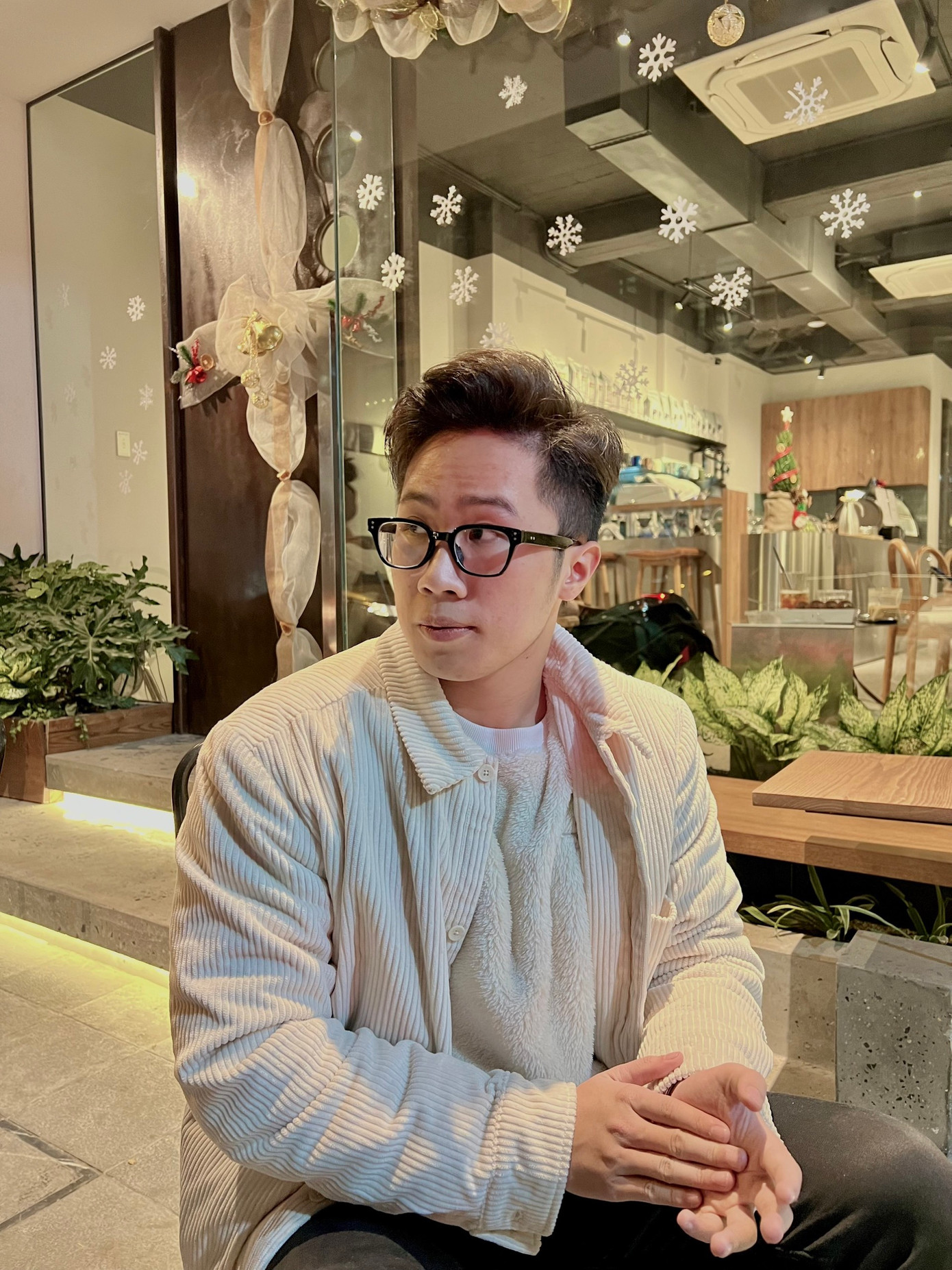 Vũ xây dựng thương hiệu và phát triển công việc kinh doanh từ con số 0. Vũ xây dựng thương hiệu và phát triển công việc kinh doanh từ con số 0.