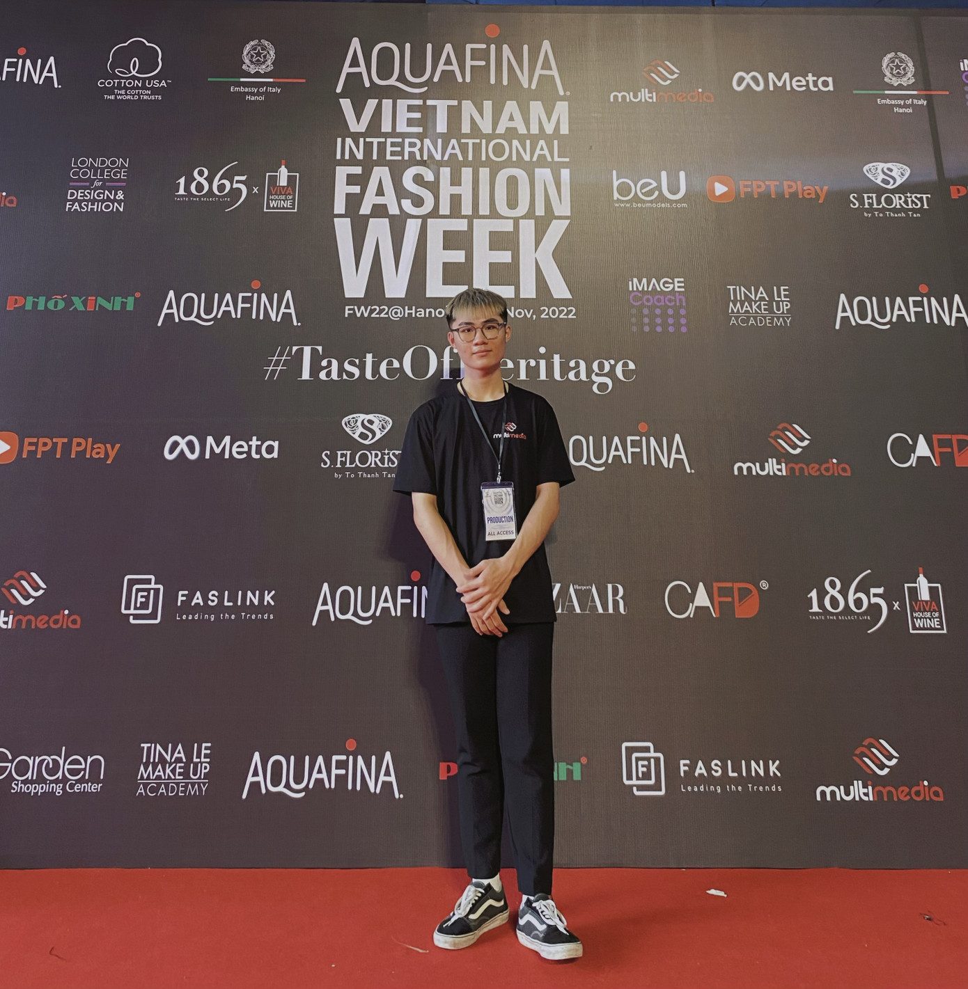 Đinh Trung Kiên (sinh năm 2004) đến từ quê hương Quan họ - Bắc Ninh. Đinh Trung Kiên (sinh năm 2004) đến từ quê hương Quan họ - Bắc Ninh.