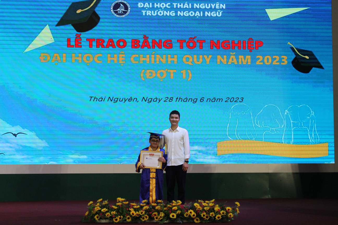 Nguyễn Công Duy (bên trái) và Bùi Đắc Trung (bên phải).