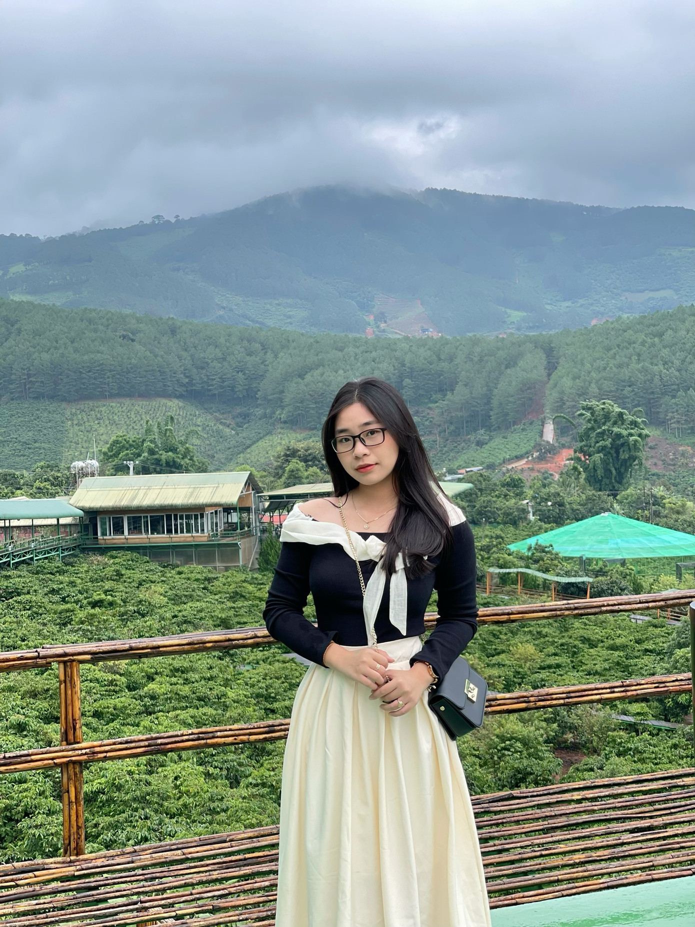 Phạm Trần Hồng Phương (2003) là sinh viên năm thứ ba trường Đại học Bách khoa - ĐHQG TP.HCM, chuyên ngành Logistics và Quản lý chuỗi cung ứng.