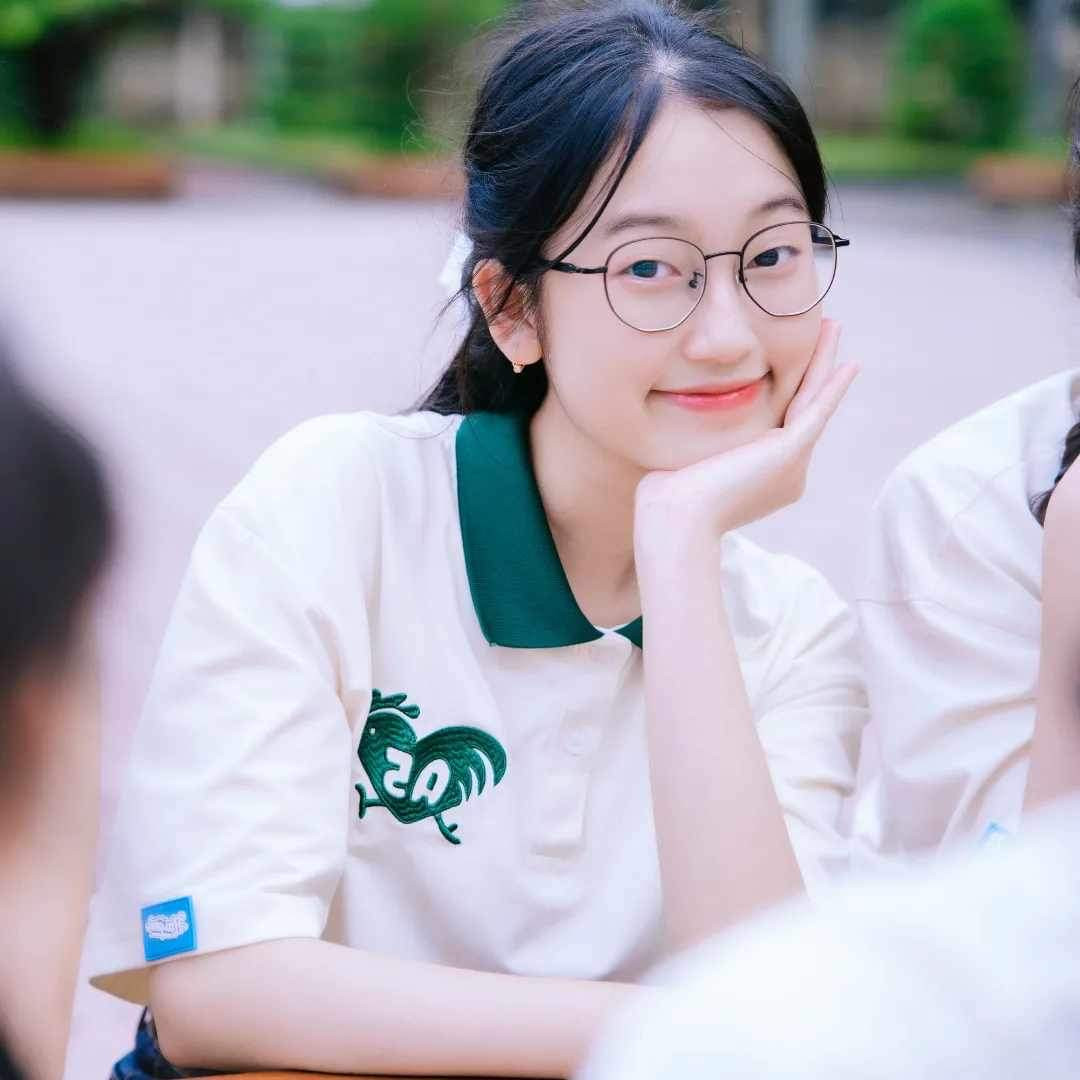 Vũ Thị Vân Anh - thủ khoa toàn quốc kỳ thi tốt nghiệp THPT năm nay. Vũ Thị Vân Anh - thủ khoa toàn quốc kỳ thi tốt nghiệp THPT năm nay.