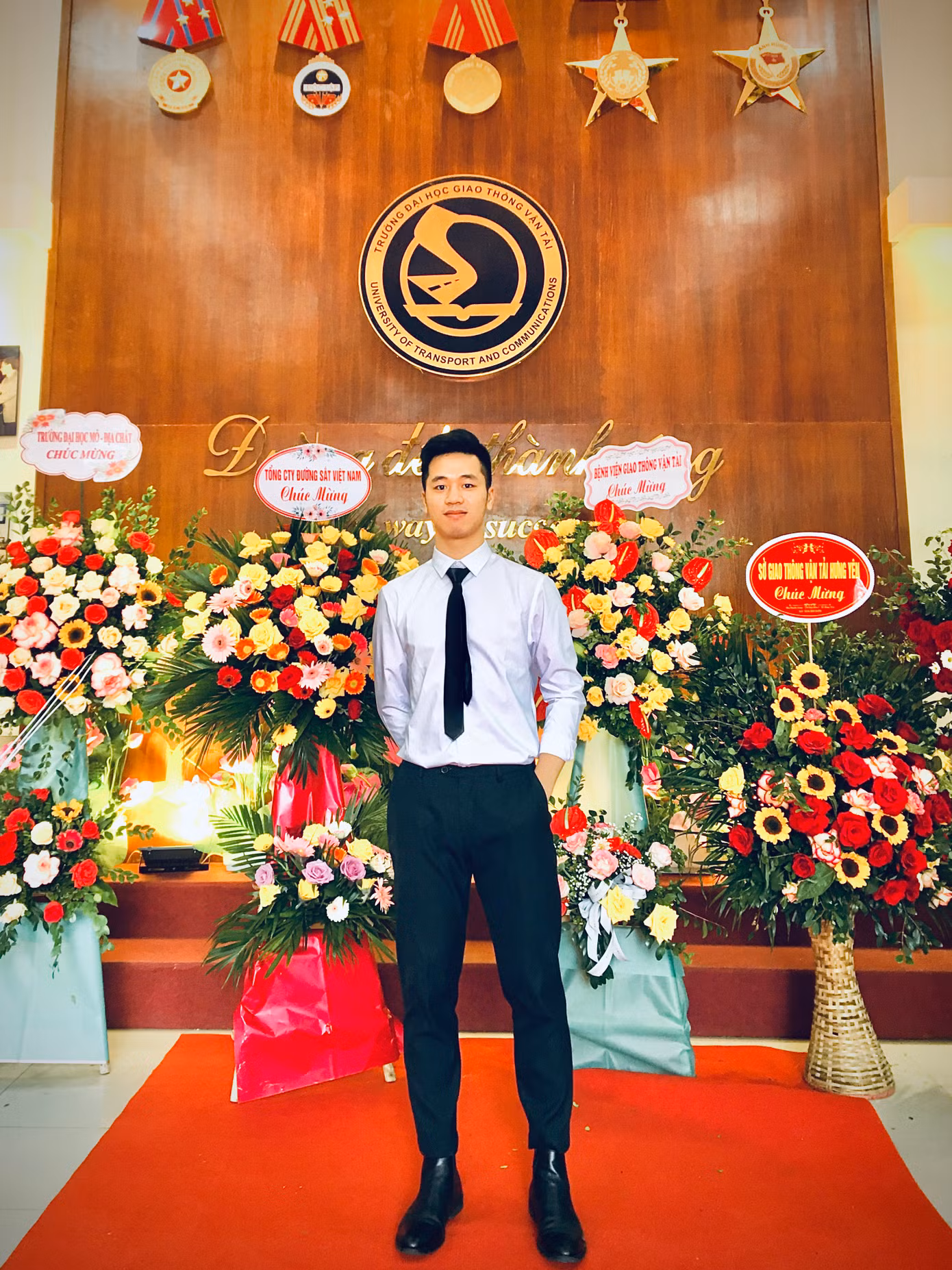 Nguyễn Chí Thành (sinh năm 2001) là sinh viên Trường Đại học Giao thông Vận tải, chuyên ngành Quản trị Logistics. Nguyễn Chí Thành (sinh năm 2001) là sinh viên Trường Đại học Giao thông Vận tải, chuyên ngành Quản trị Logistics.