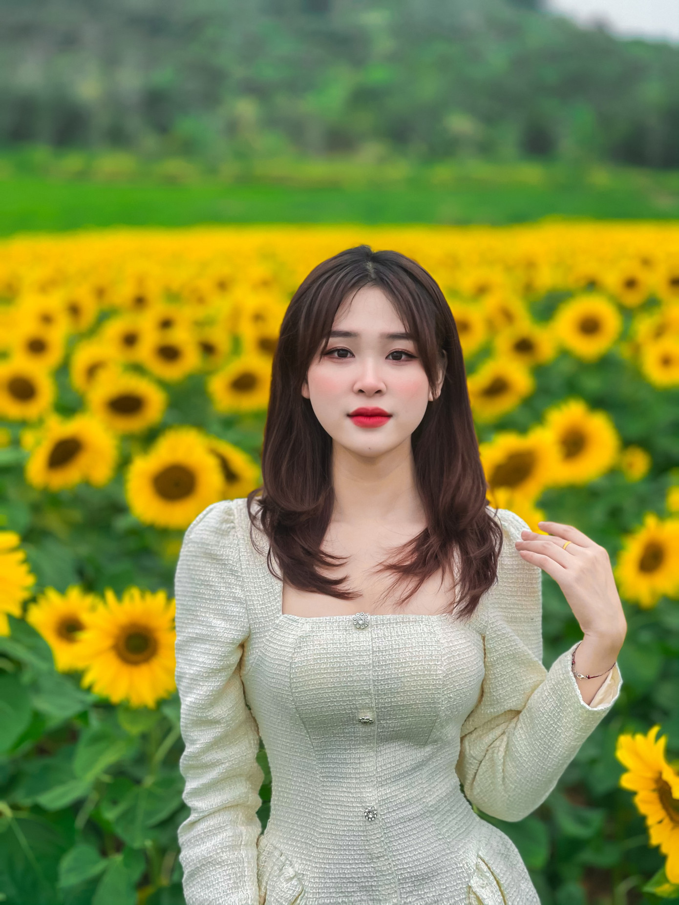 Cô nàng luôn muốn lưu giữ những khoảnh khắc xinh đẹp nhất của bản thân.