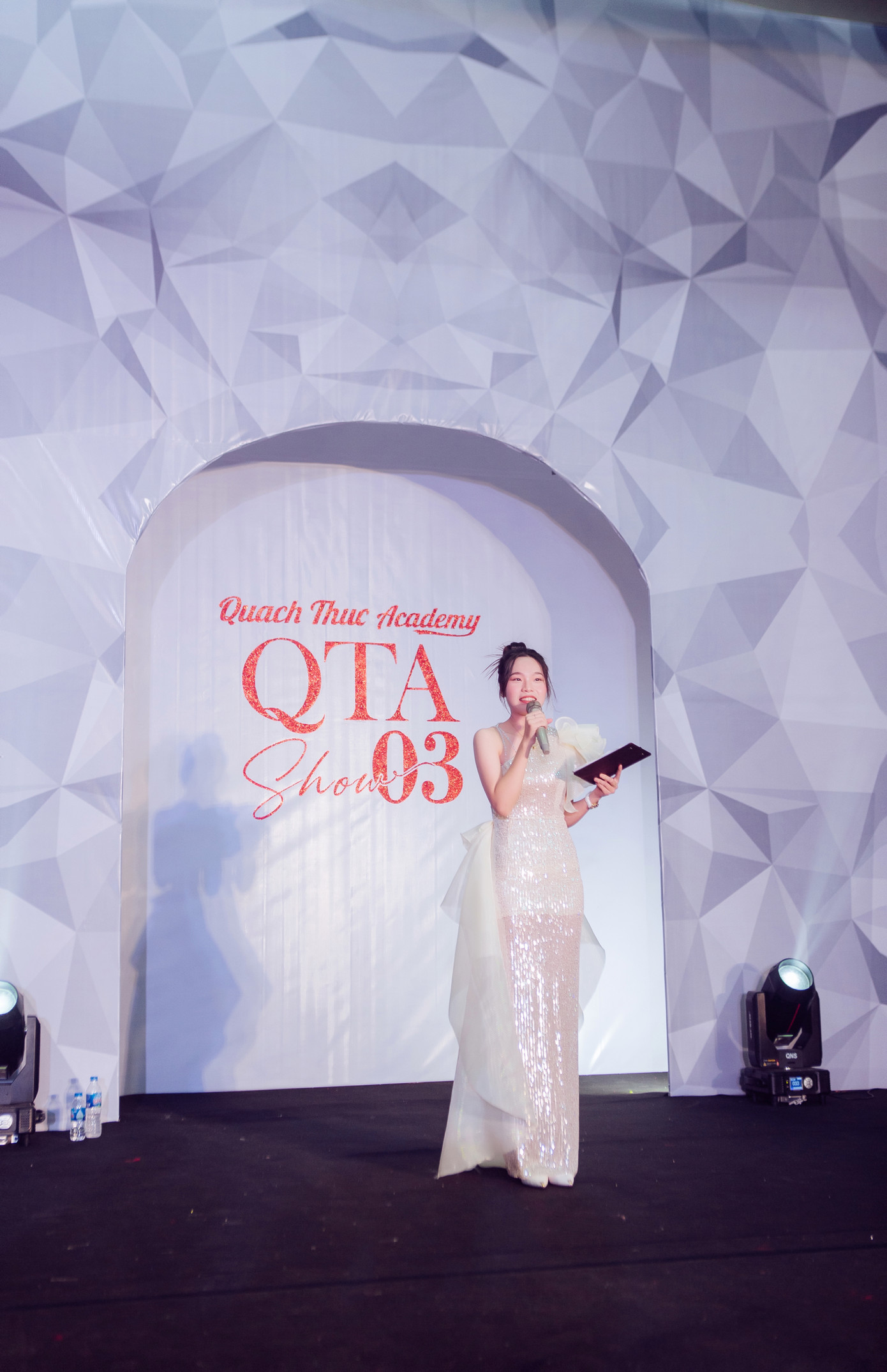 Mai Xuân rất yêu thích nghề dẫn và không ngừng cổ vũ bản thân cần hoàn thiện từng ngày.