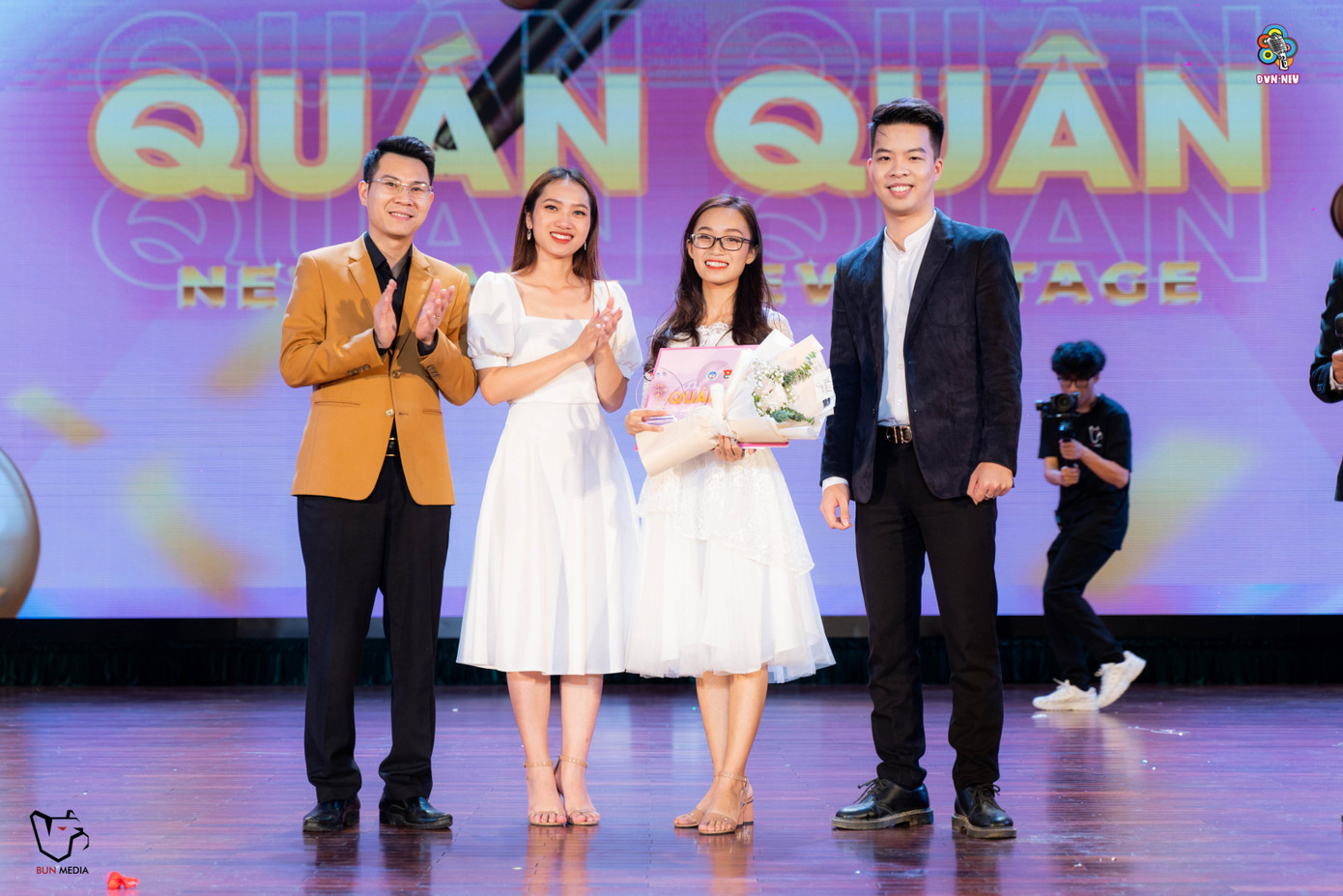 Thảo Vân là Quán quân chương trình The Show do Đội văn nghệ và Đoàn Thanh niên Trường Đại học Kinh tế Quốc dân tổ chức.