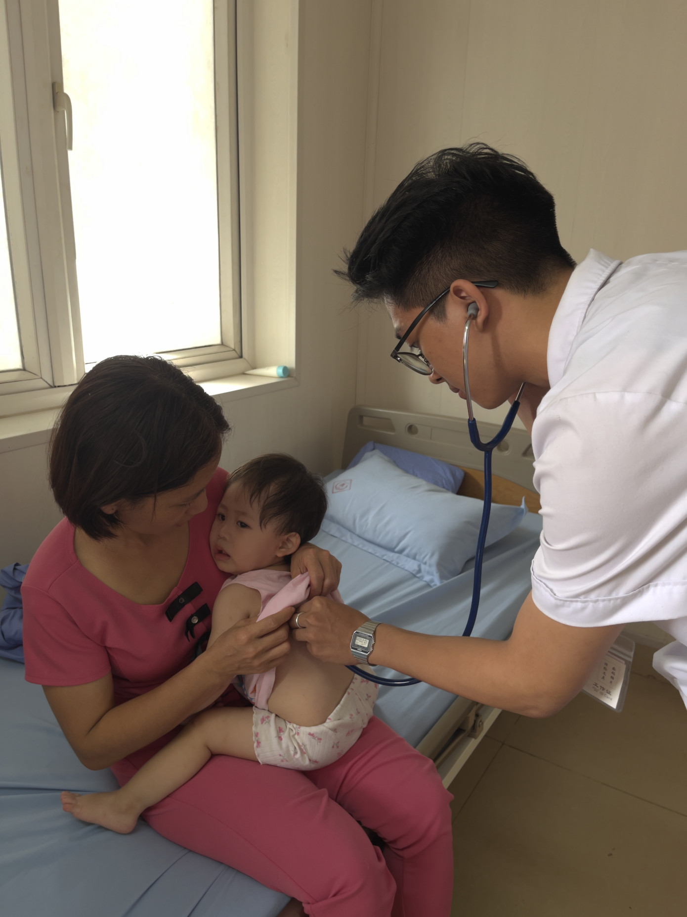 Vinh mang trong mình hoài bão trở thành một người bác sĩ ưu tú mang năng lượng tích cực để chăm sóc và giúp đỡ đồng bào Lào Cai yêu thương.