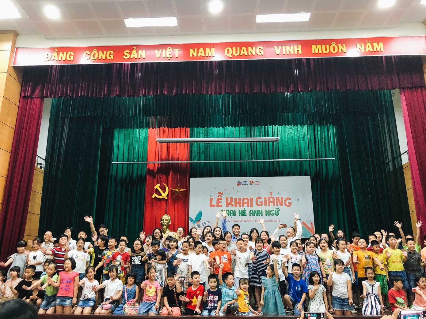 Hoạt động Trại hè Anh ngữ Miễn phí cho trẻ em Hà Nội do Đoàn Thanh niên Học viện Ngoại giao tổ chức. Hoạt động Trại hè Anh ngữ Miễn phí cho trẻ em Hà Nội do Đoàn Thanh niên Học viện Ngoại giao tổ chức.