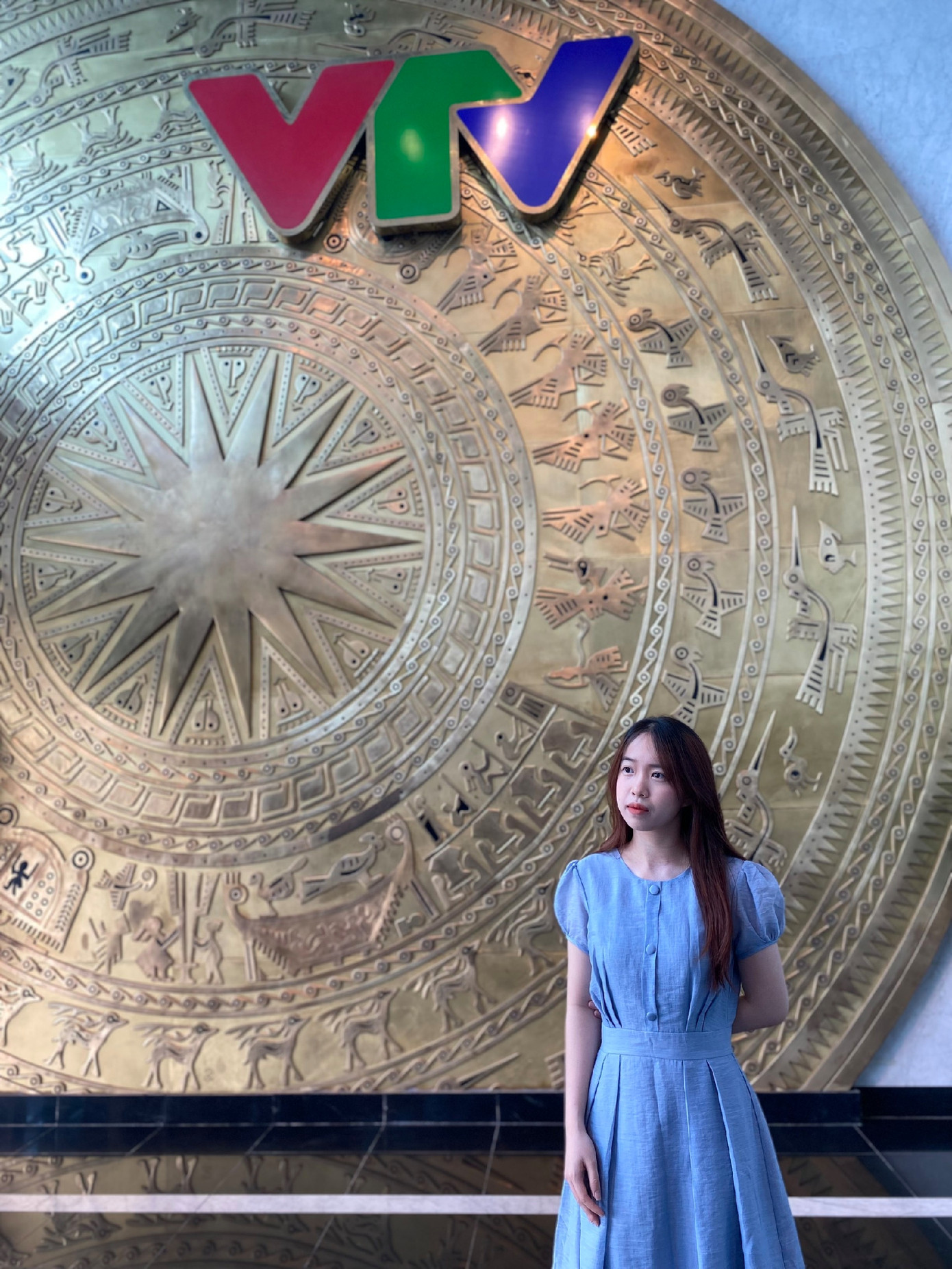 Nguyễn Thị Kim Ngân là sinh viên năm 2 ngành Truyền thông quốc tế tại Học viện Ngoại giao. Nguyễn Thị Kim Ngân là sinh viên năm 2 ngành Truyền thông quốc tế tại Học viện Ngoại giao.