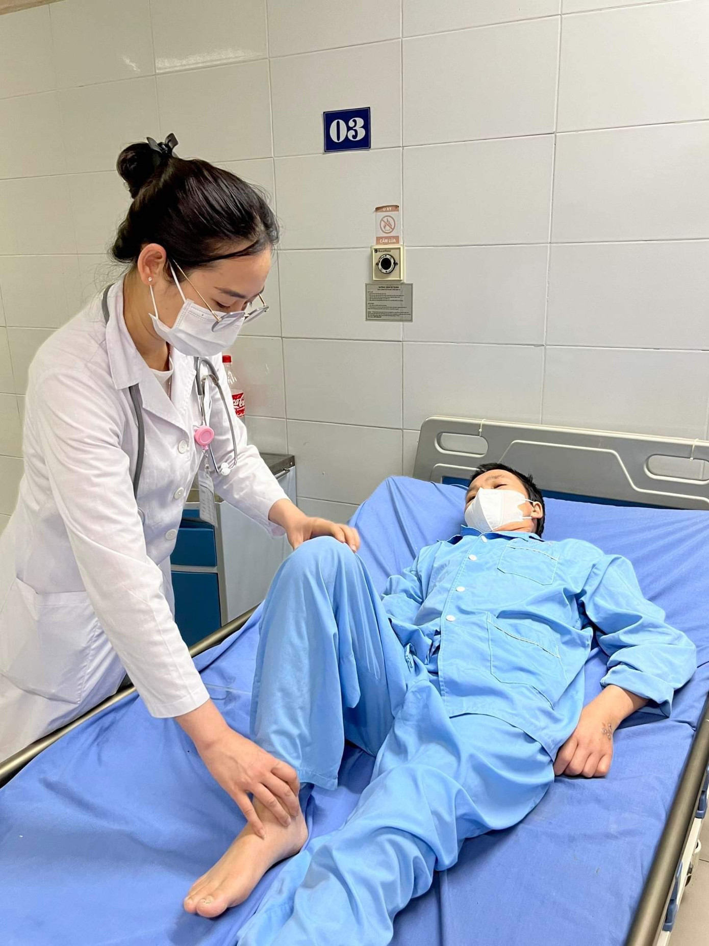 Thùy Trang là giảng viên Bộ môn phục hồi chức năng.