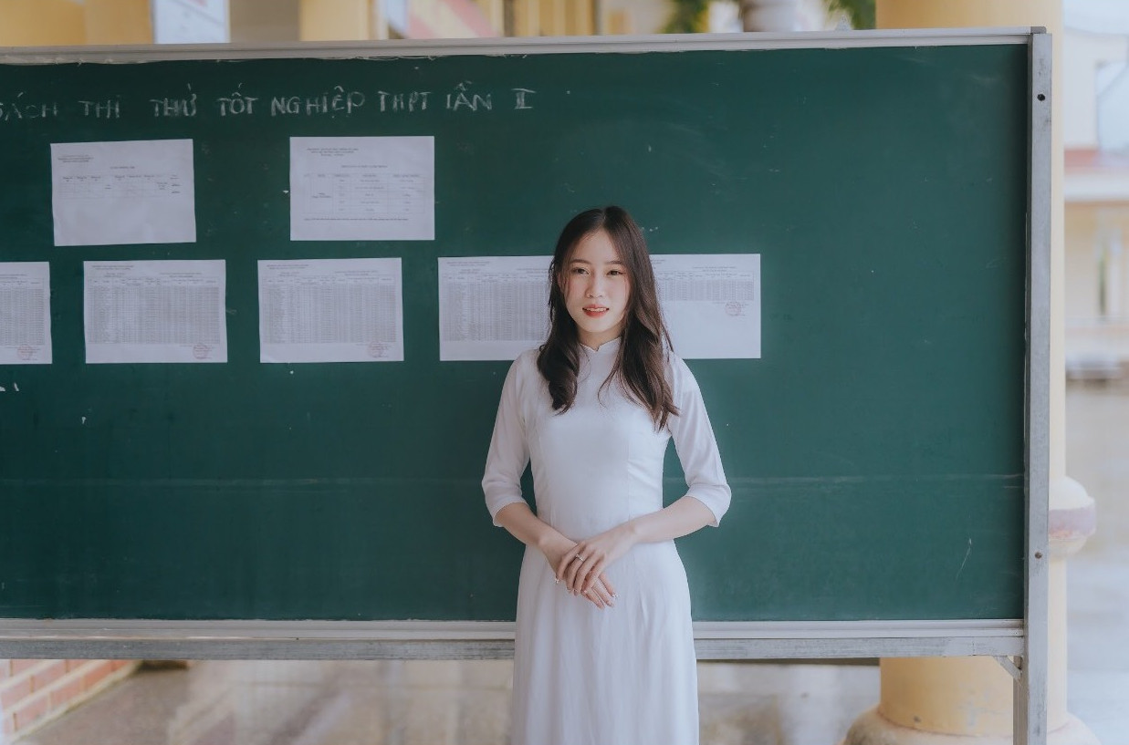 Cả nhà đều cảm thấy vui vẻ và phấn khởi vì Thảo đã là sinh viên, đặc biệt còn là thủ khoa.