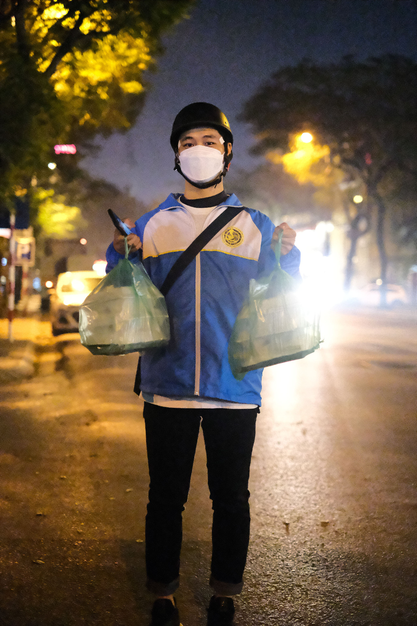 Chí Thành tham gia nhiều chương trình, hoạt động thiện nguyện. Chí Thành tham gia nhiều chương trình, hoạt động thiện nguyện.