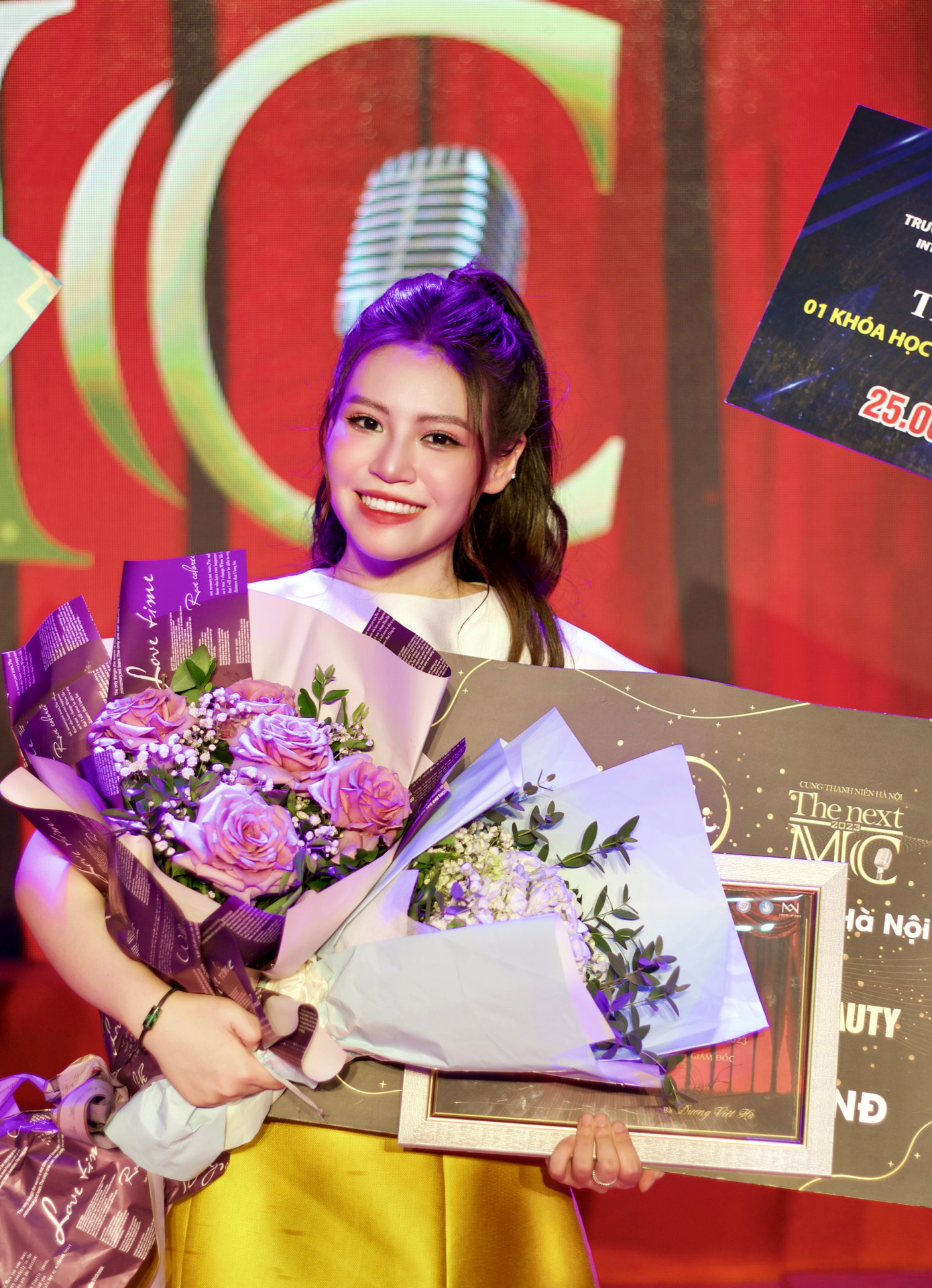 Cô nàng vô cùng xuất sắc khi đạt được danh hiệu Quán quân của cuộc thi The Next MC 2023. Cô nàng vô cùng xuất sắc khi đạt được danh hiệu Quán quân của cuộc thi The Next MC 2023.