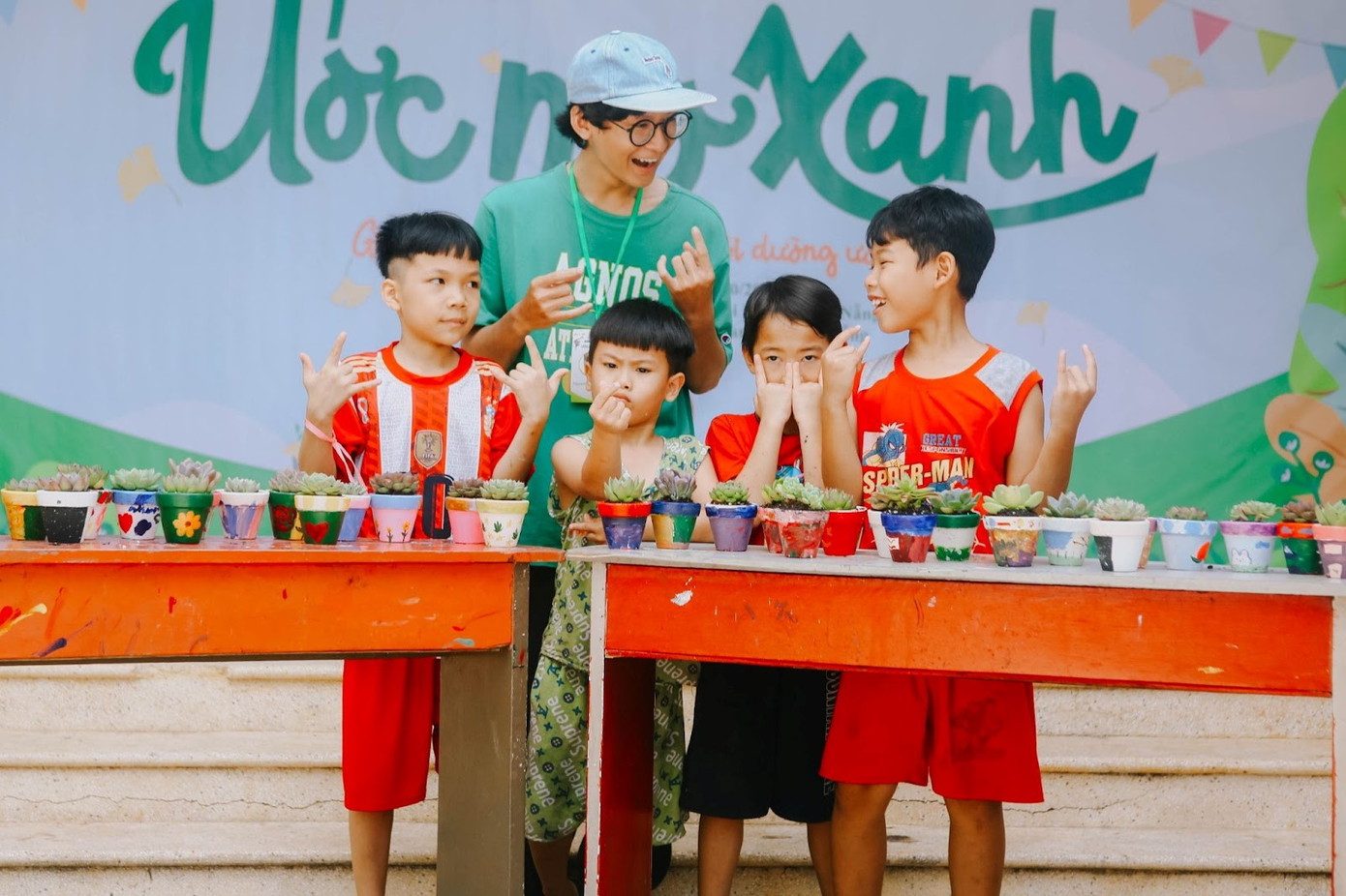 Hoạt động trồng cây cối đầy ý nghĩa của dự án.