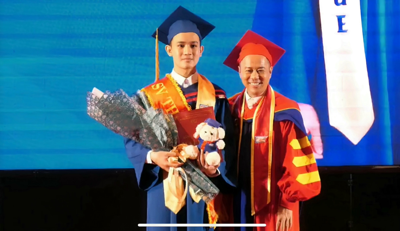 Nam sinh đạt danh hiệu sinh viên xuất sắc trong 4 năm Đại học.