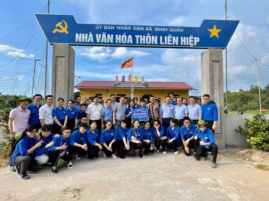 Giang tham gia chương trình tình nguyện Gom nắng gửi yêu thương - Hè 2022 tại xã Minh Quân, huyện Trấn Yên, tỉnh Yên Bái.