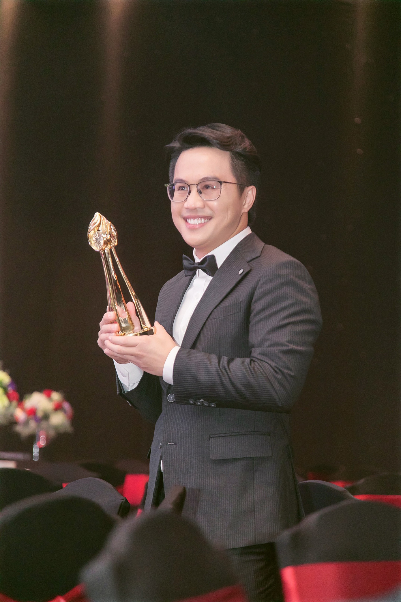 Trong thành tích tập thể, Tấn Tài với vai trò tổ chức sản xuất, biên tập kịch bản và dẫn chương trình đã nhận Giải vàng với tác phẩm chào mừng Đại hội Đảng các cấp “Vì niềm tin, vì hạnh phúc” (năm 2020).