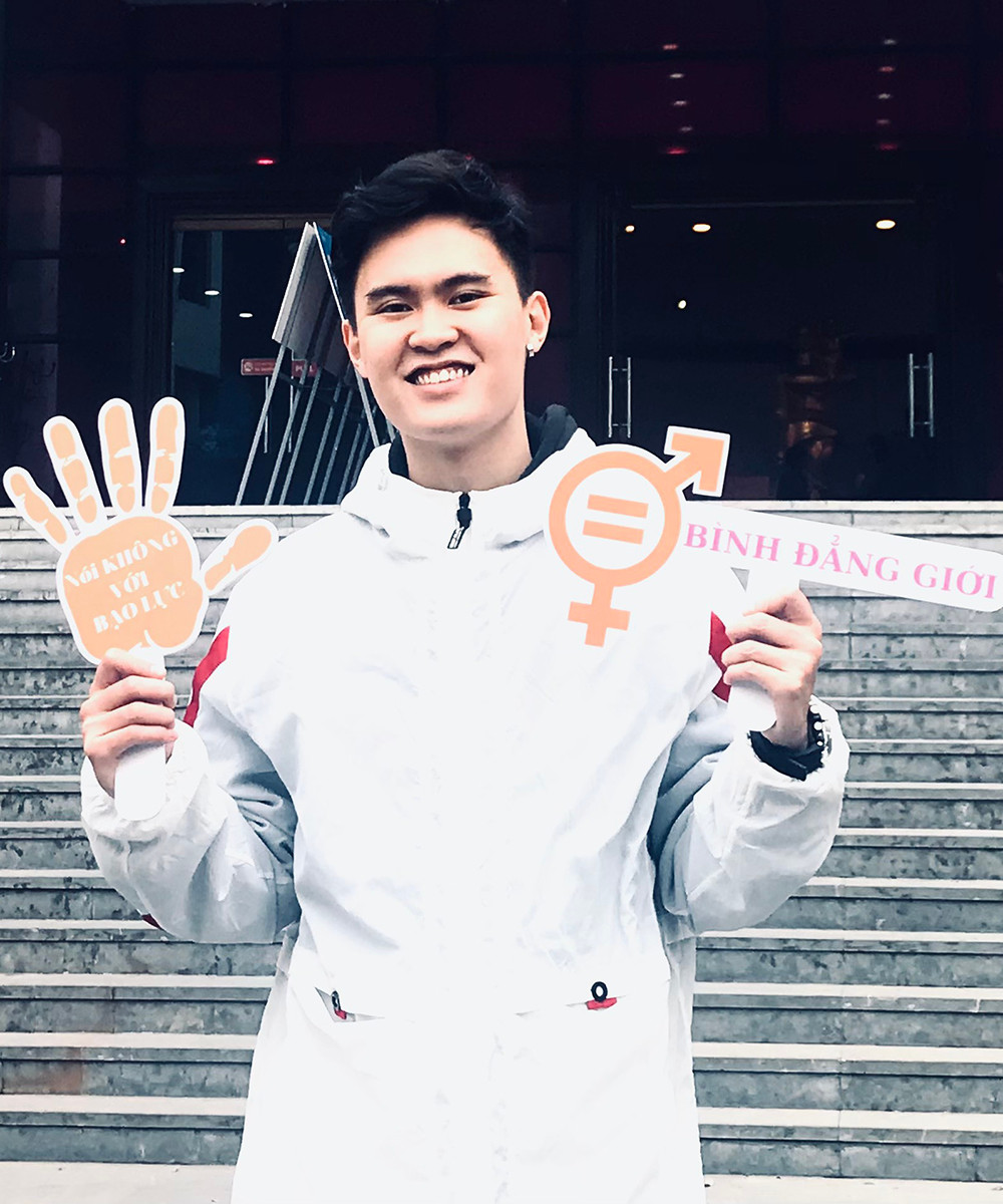 Bùi Nhật Phong (sinh năm 2000) là sinh viên ngành Giới và Phát triển của Học viện Phụ nữ Việt Nam.