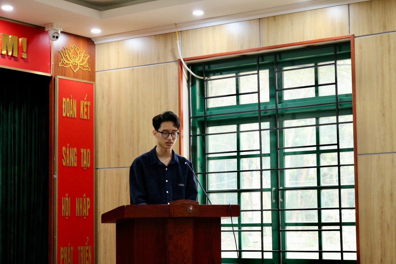 Nam sinh có nhiều thành tích xuất sắc trong học tập và năng nổ trong các hoạt động Đoàn Thanh niên - Hội Sinh viên.