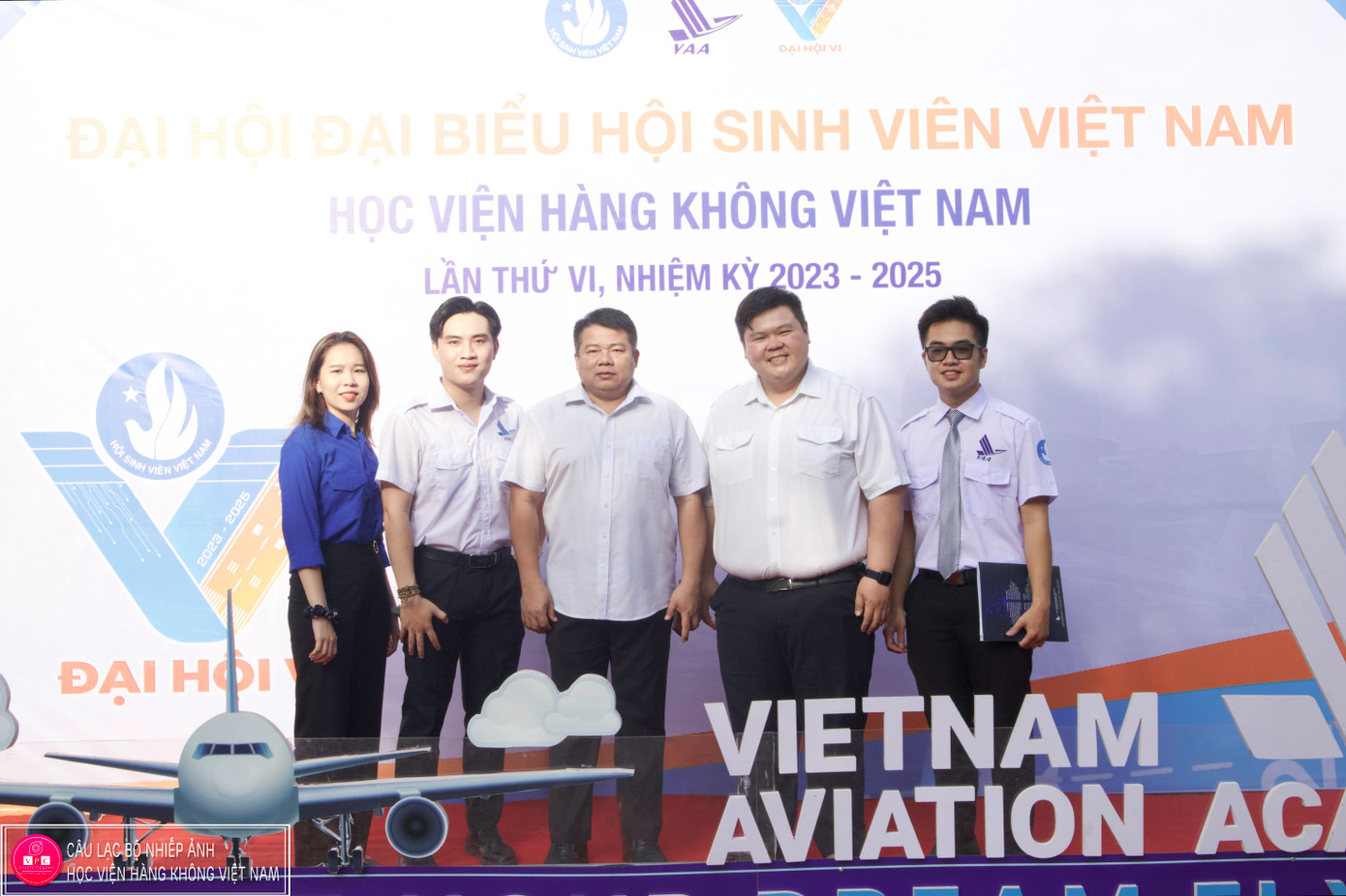 Phát là sinh viên xuất sắc của Học viện Hàng không Việt Nam.