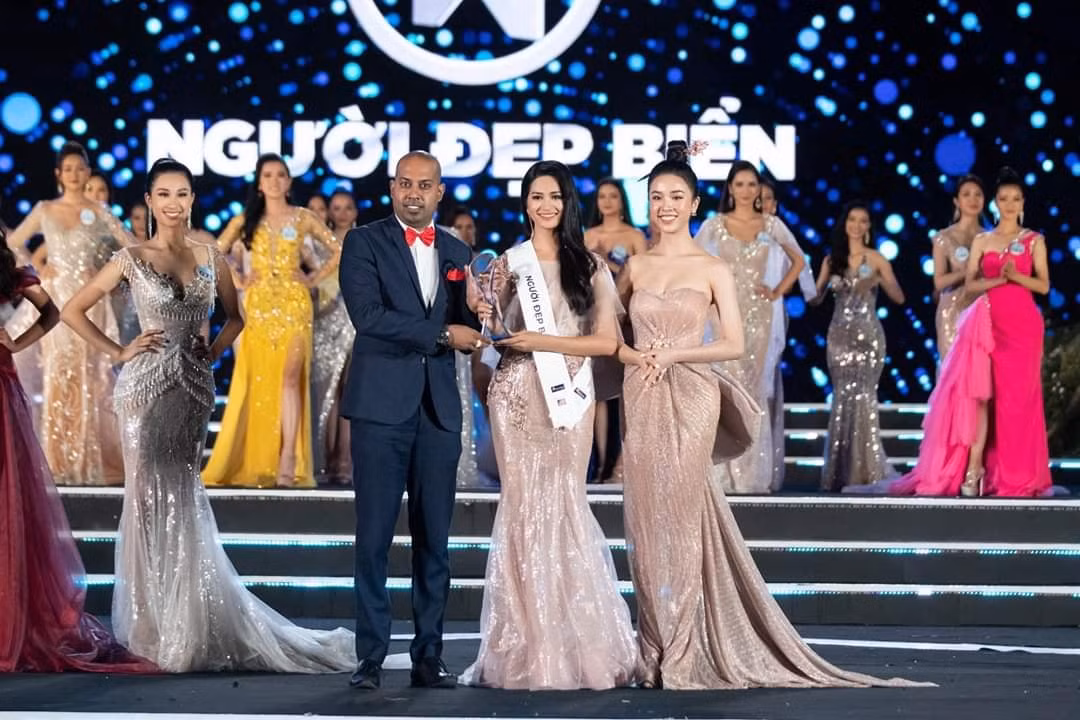 Thu Phương đạt danh hiệu Người đẹp biển - Top 5 Miss World Vietnam 2019.