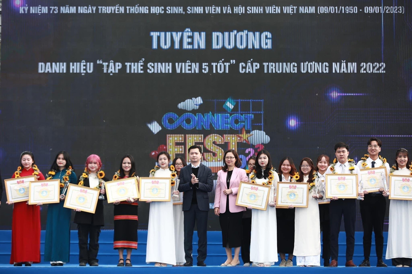 Diễm là Chi hội trưởng chi hội đạt danh hiệu “Tập thể Sinh viên 5 Tốt” cấp Trung ương năm 2022. Diễm là Chi hội trưởng chi hội đạt danh hiệu “Tập thể Sinh viên 5 Tốt” cấp Trung ương năm 2022.