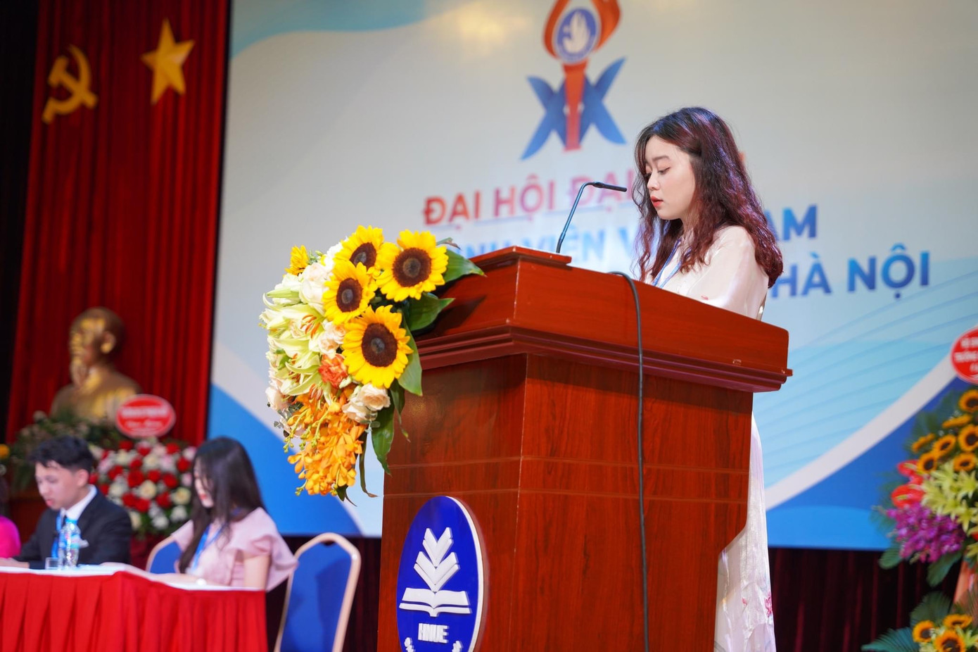 Phương Anh phát biểu và tuyên bố kết thúc nhiệm kỳ tại Đại hội đại biểu Hội Sinh viên Trường Đại học Sư phạm Hà Nội, lần thứ XIX, nhiệm kỳ 2023 - 2025. Phương Anh phát biểu và tuyên bố kết thúc nhiệm kỳ tại Đại hội đại biểu Hội Sinh viên Trường Đại học Sư phạm Hà Nội, lần thứ XIX, nhiệm kỳ 2023 - 2025.