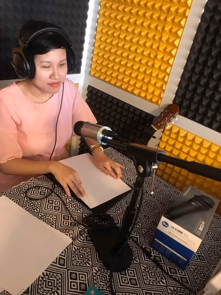 Dẫu nhiều rào cản, nữ sinh đến từ Nam Định luôn tìm kiếm cơ hội trong thử thách để hiện thực hóa ước mơ trở thành một biên tập viên MC tỏa sáng trên sân khấu.