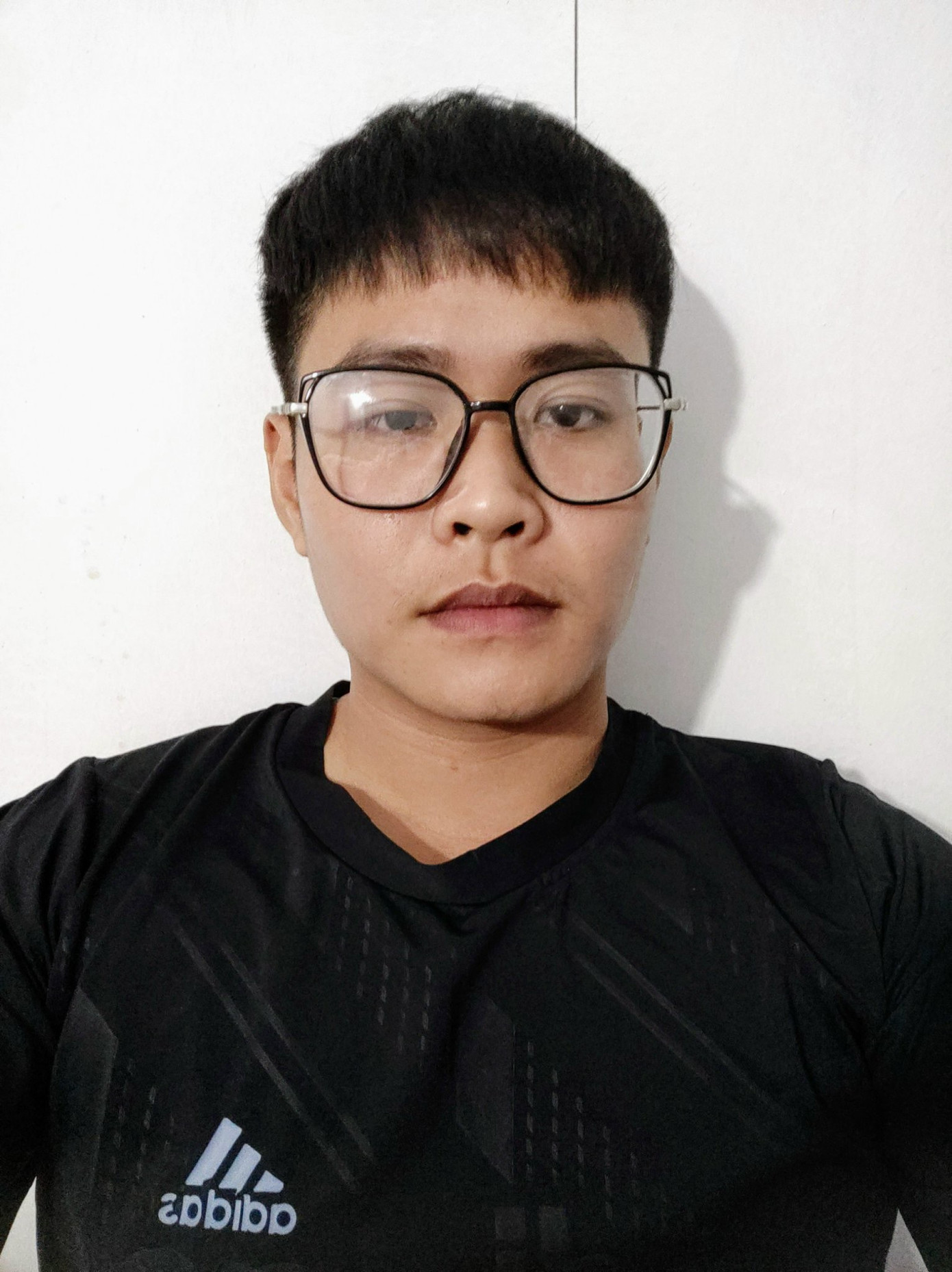 Mai Đình Tân là sinh viên năm 2, Trường Cao đẳng Dược Trung ương Hải Dương.